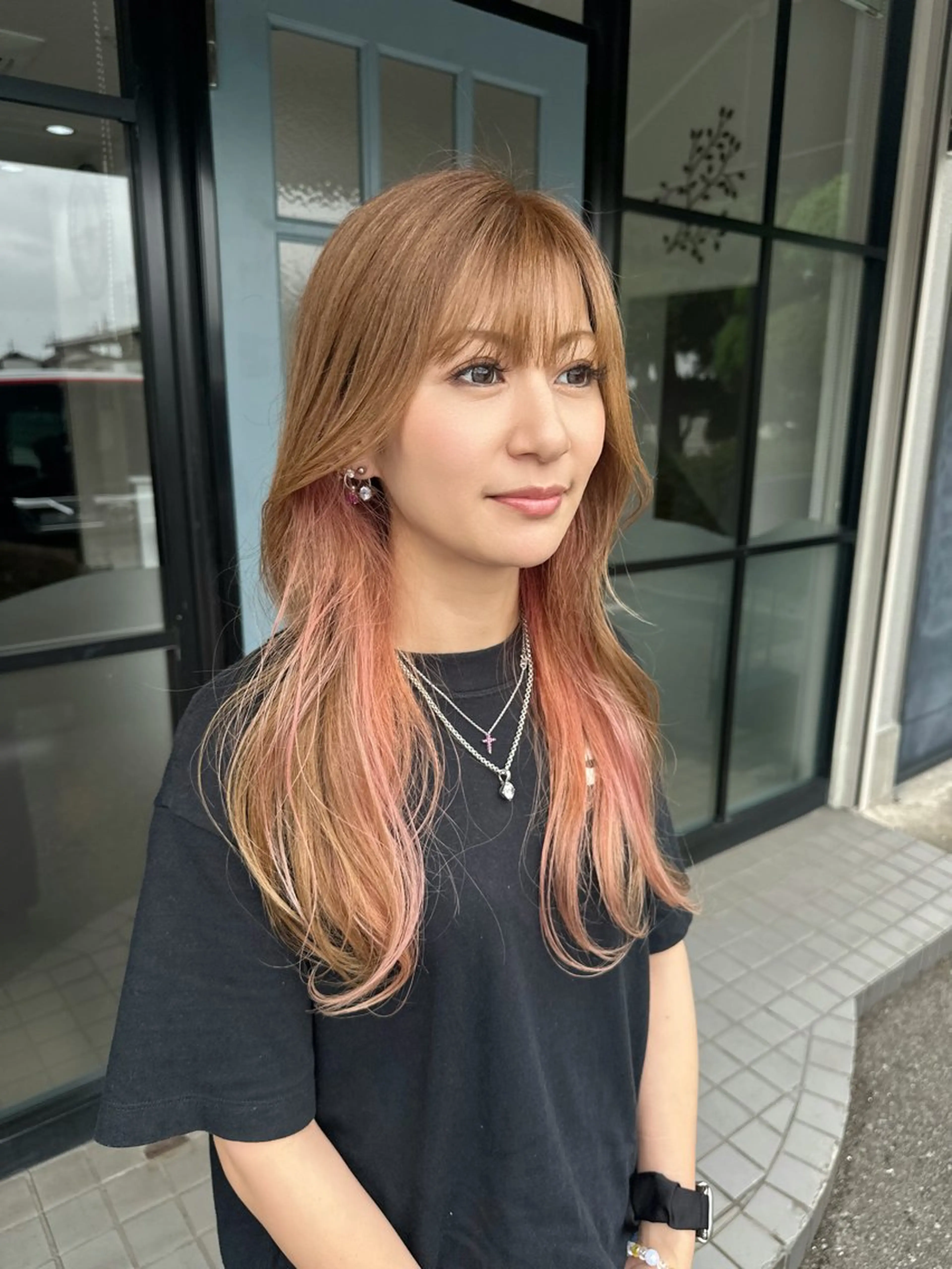 ロング カラー パーマ ヘアアレンジ イヤリングカラー ピンクカラー カット ヘアカラー トリートメント VIVIE【ヴィヴィ】所属・髪質改善/韓国風 レイヤー/田村祐樹のヘアスタイル