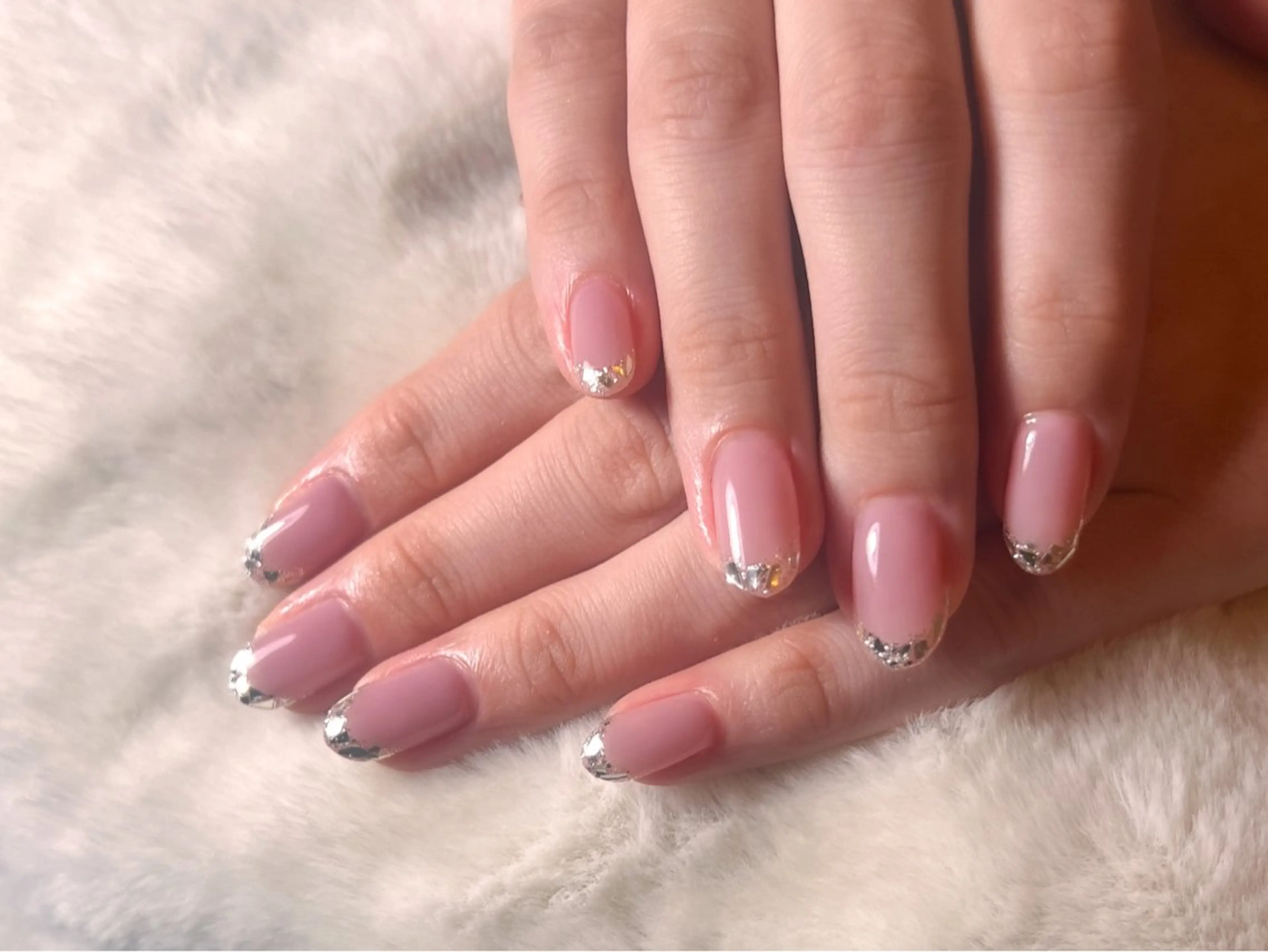 ネイル フレンチネイル ガラスフレンチ LEFTNAILS フィルインニュアンスのネイルデザイン