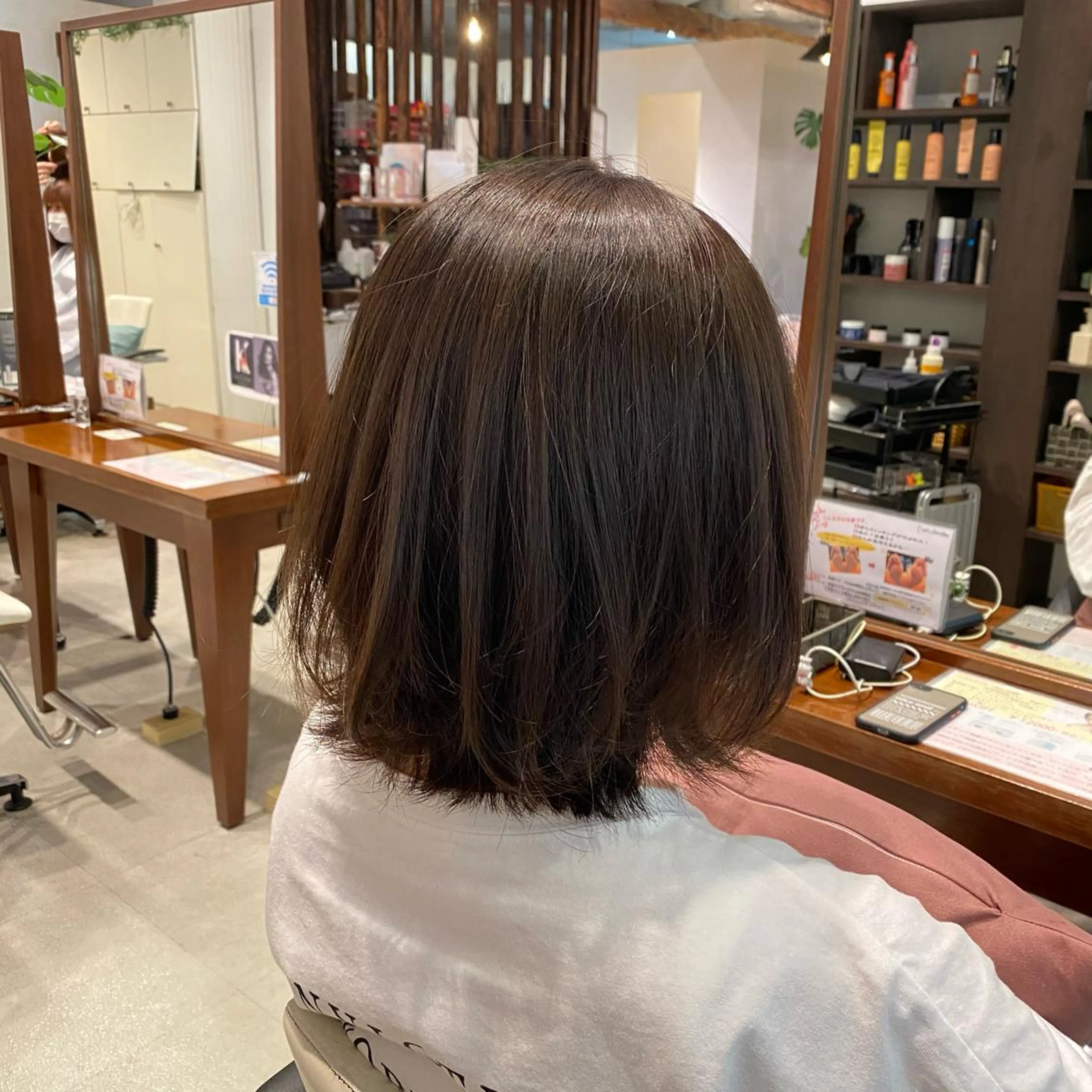 ミディアム カラー 黒川 結希のヘアスタイル