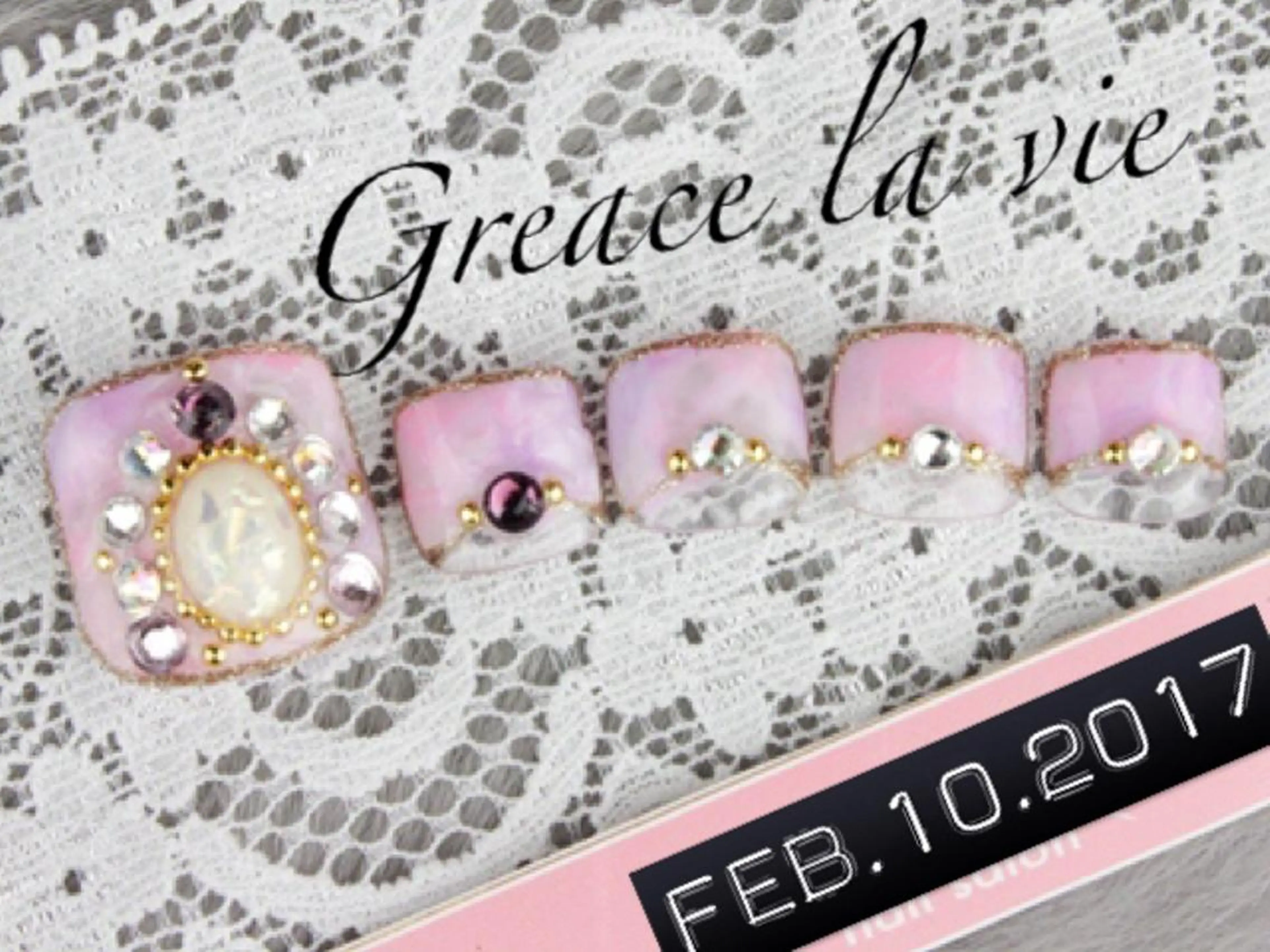 ロング カラー ネイル マツエク・マツパ パープルカラー ゴージャス フットネイル ゴージャス パープル Greace la vie所属・Greace  la vieのネイルデザイン