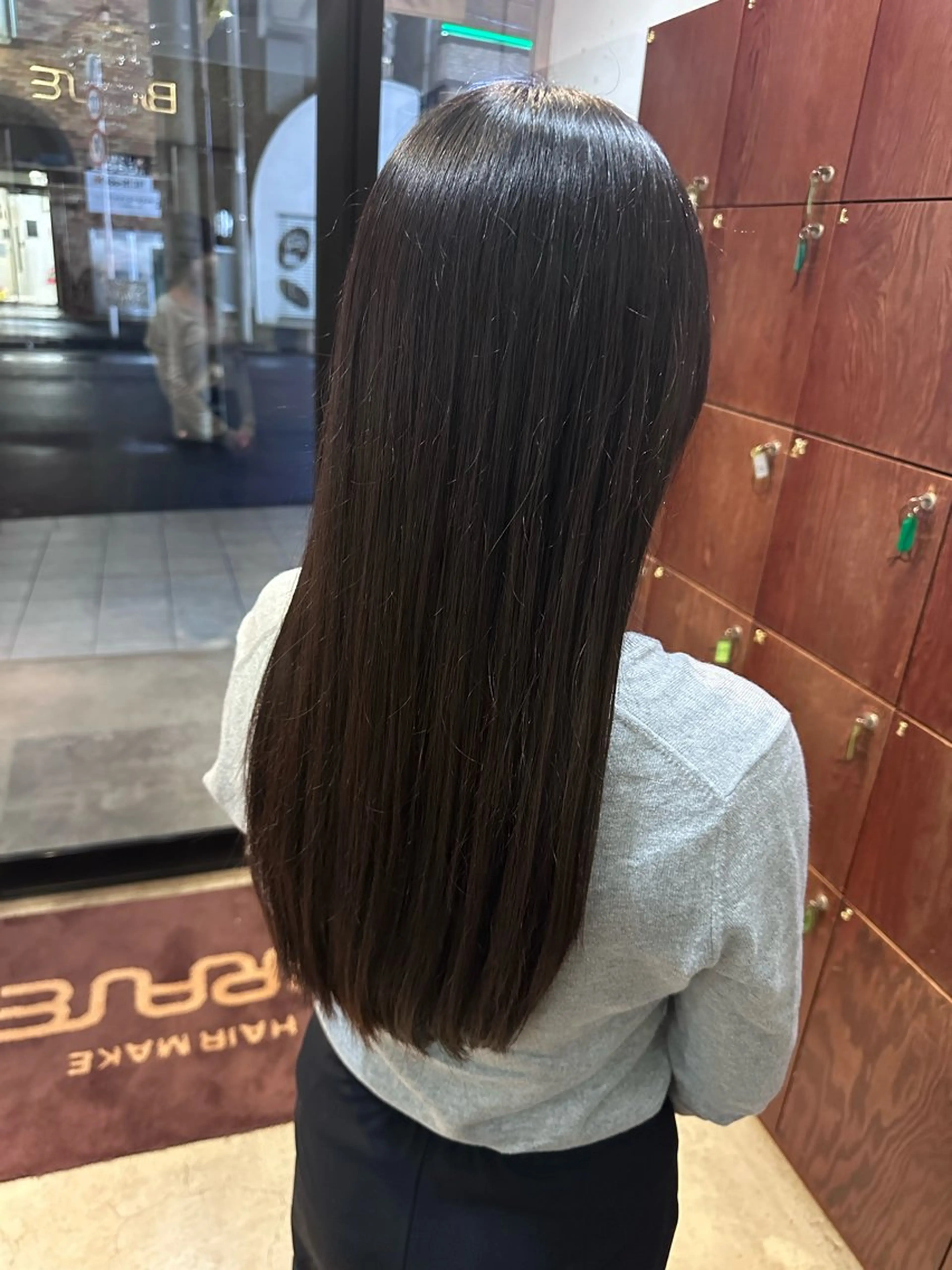 🦋完全無料🦋【ロングレイヤーカット💇🏻‍♀️】全体的にレイヤーが入るスタイルになります❗️の写真