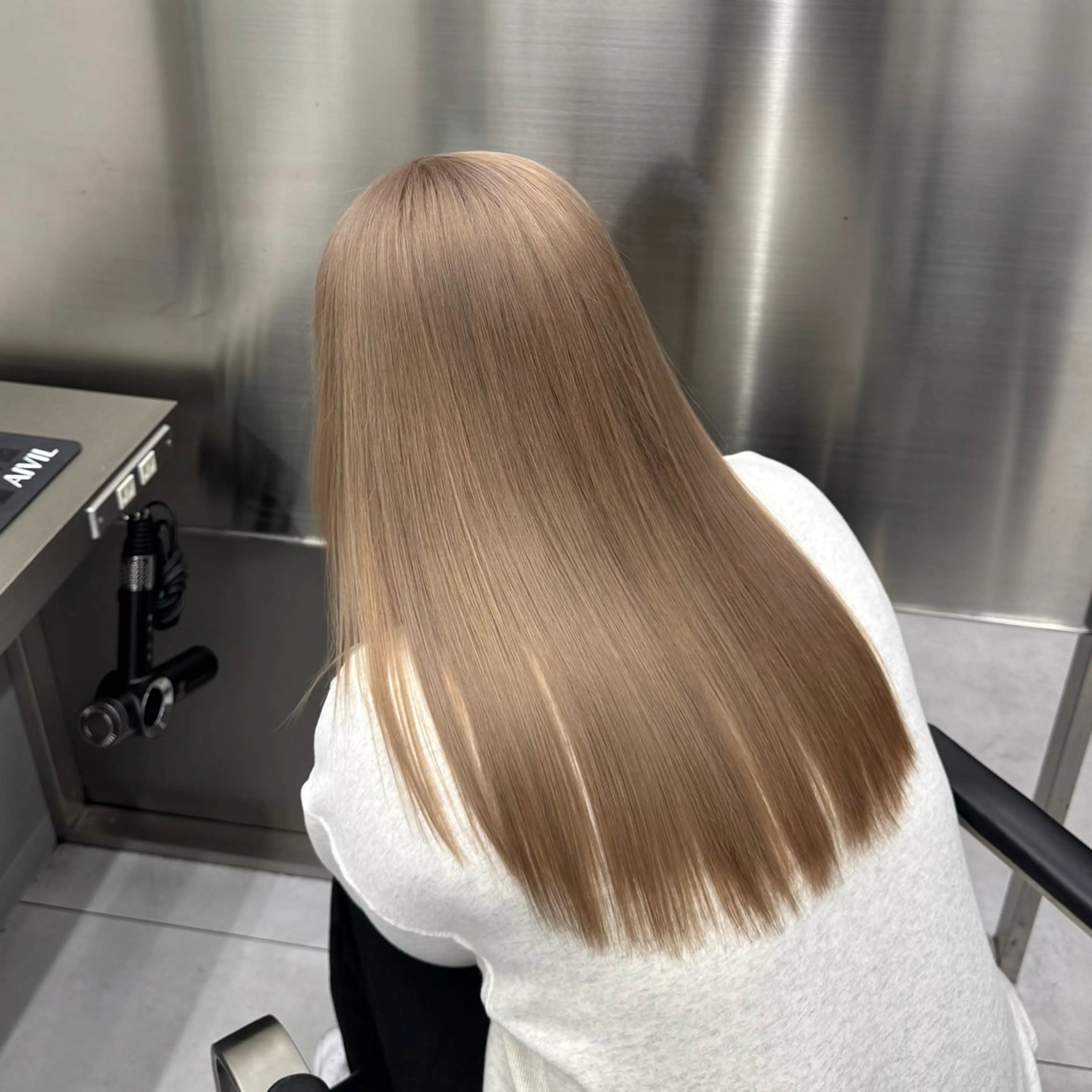 カラー ブリーチ 𝐥𝐚𝐲𝐞𝐫 韓⛓️ ブリーチのヘアスタイル