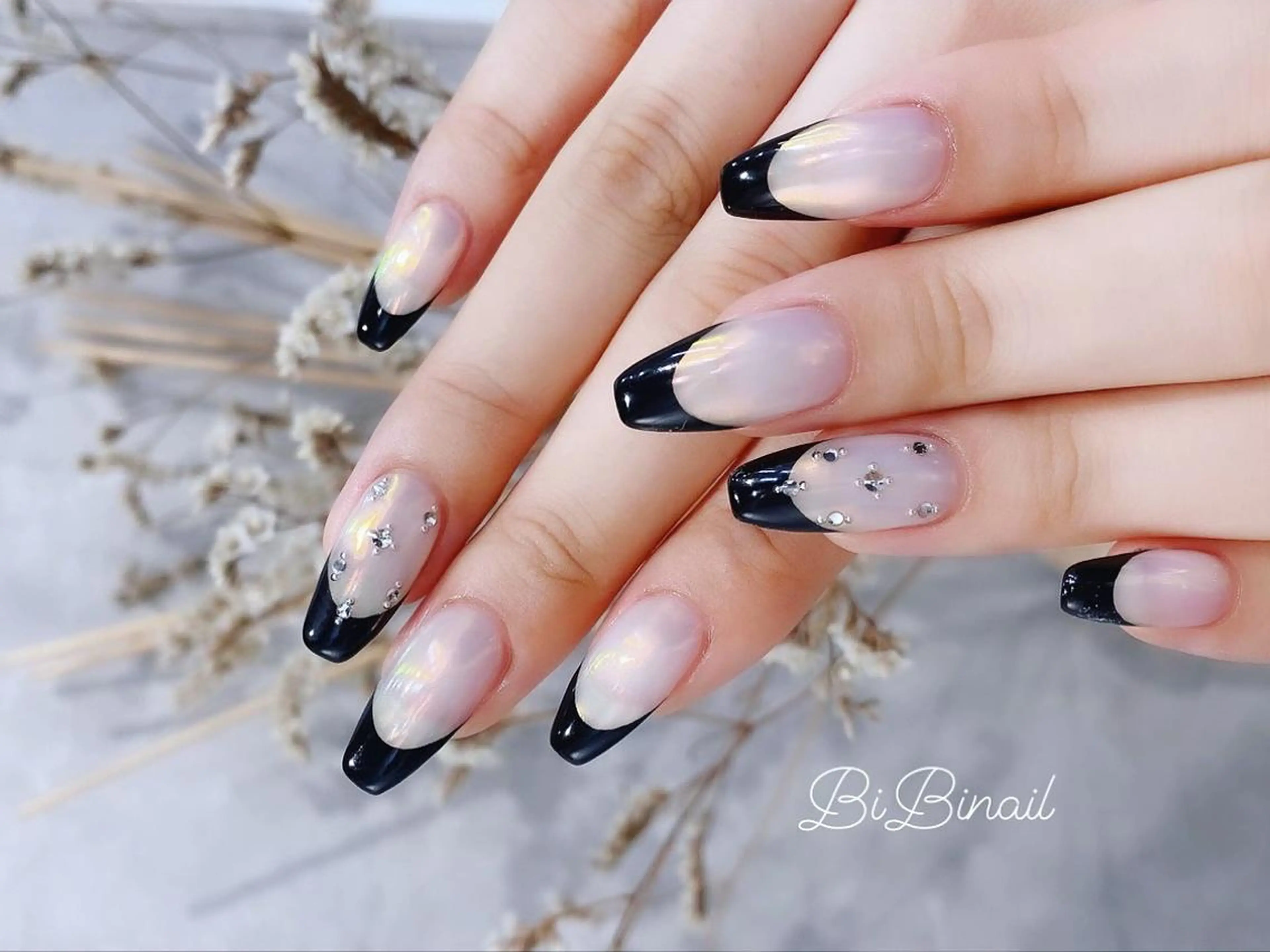 ネイル フレンチネイル ハンドネイル purple hair design所属・Sumi Tomoのネイルデザイン