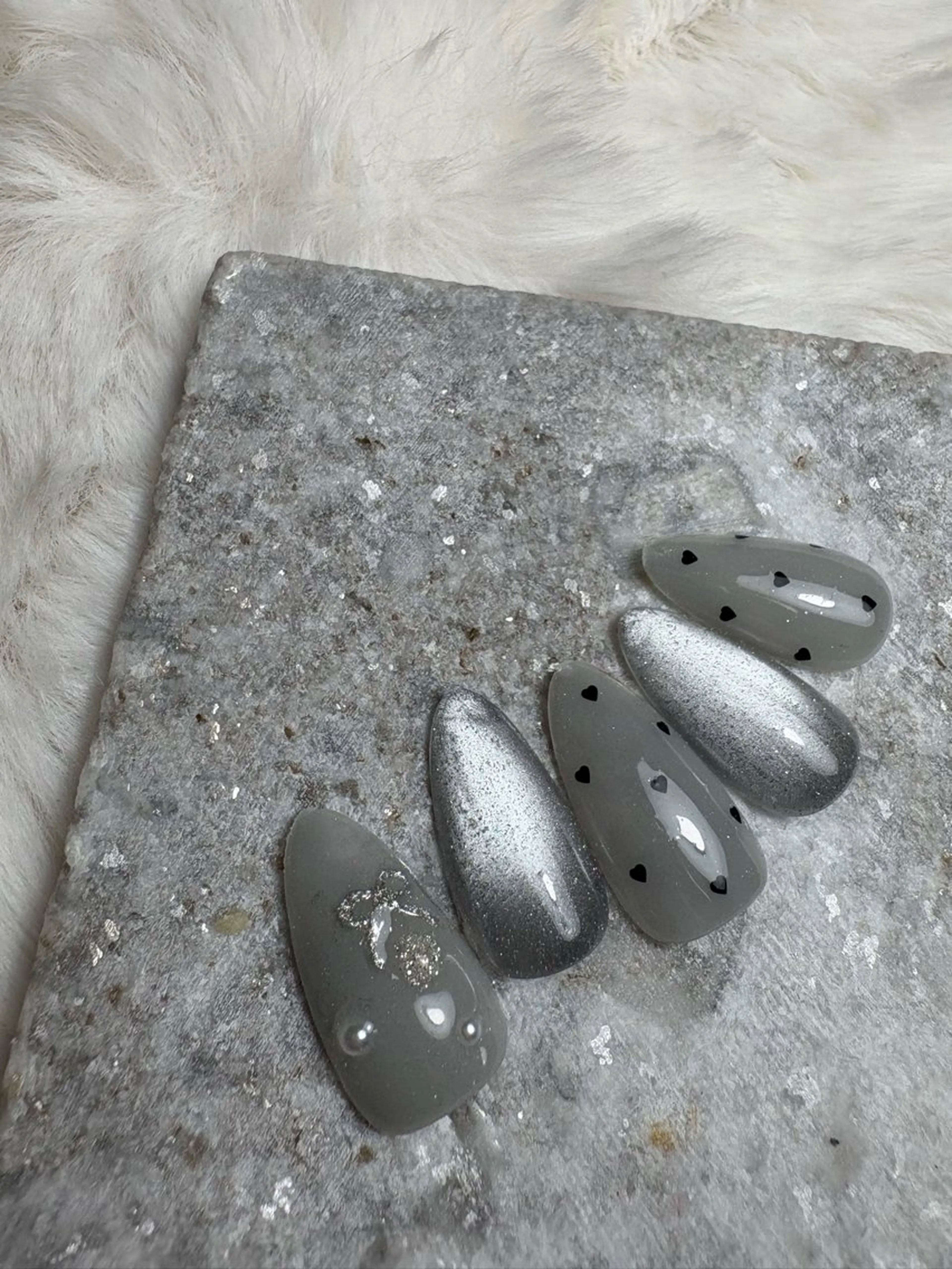 ネイル 黒須莉奈 IRYのネイルデザイン