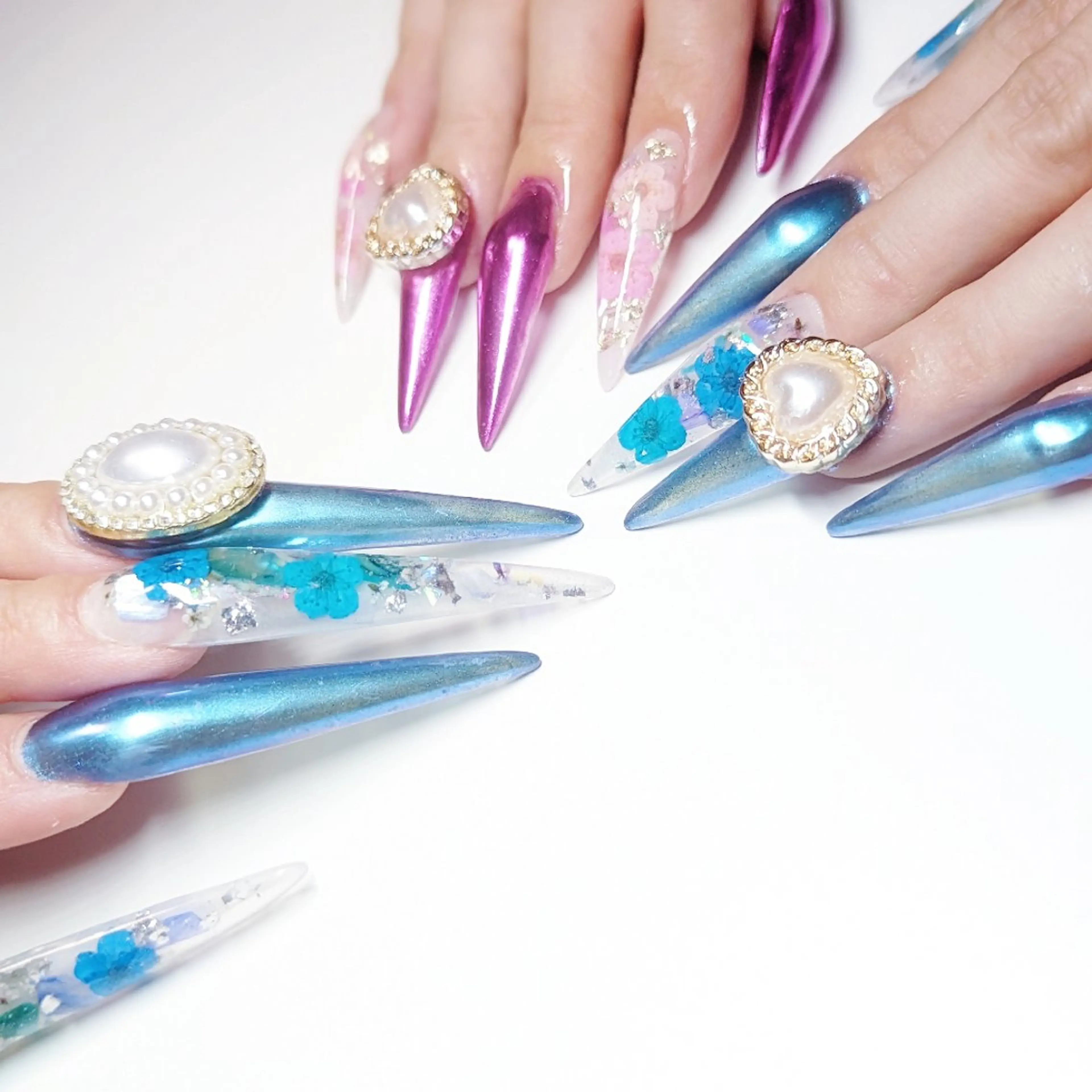 ネイル おそろいネイル ハンドネイル クロキ 。のネイルデザイン