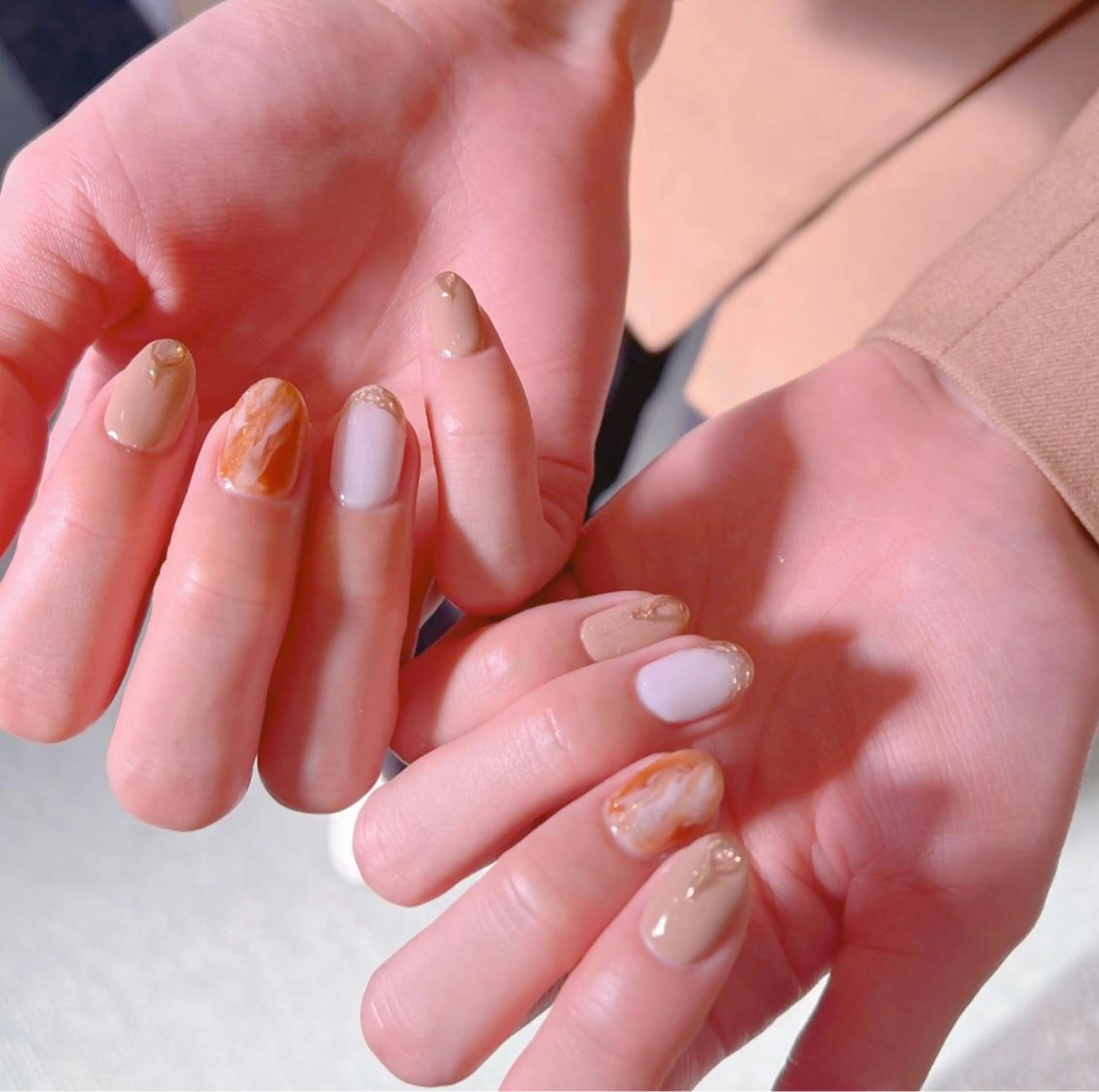 ネイル オーロラネイル フットネイル フレンチネイル ジェルネイル 韓国ネイル ハンドネイル ハンドケア 【ENサロン】 Rei🎀Nailのネイルデザイン