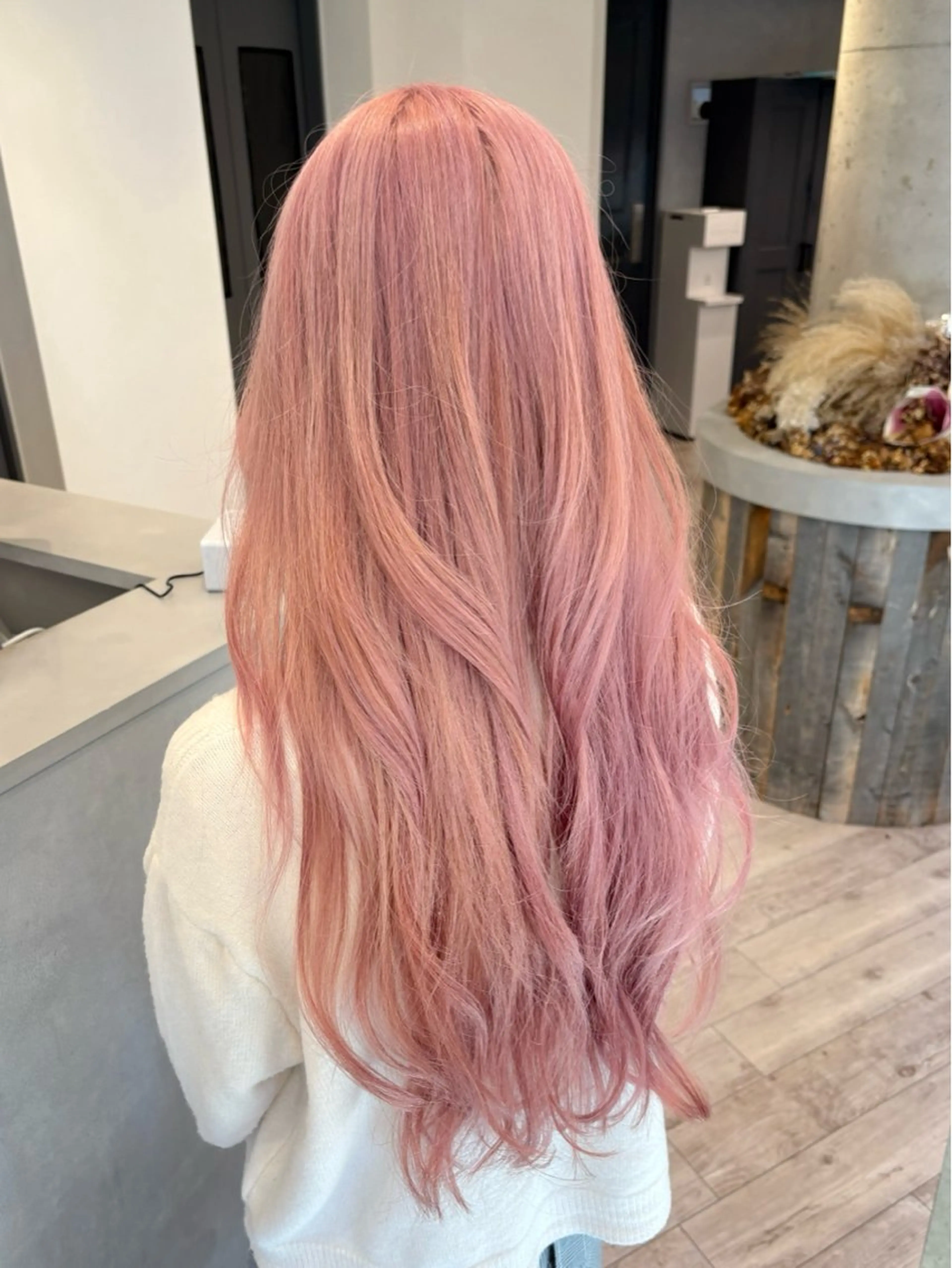 ロング カラー Loob TOKYO MiZUKiのヘアスタイル