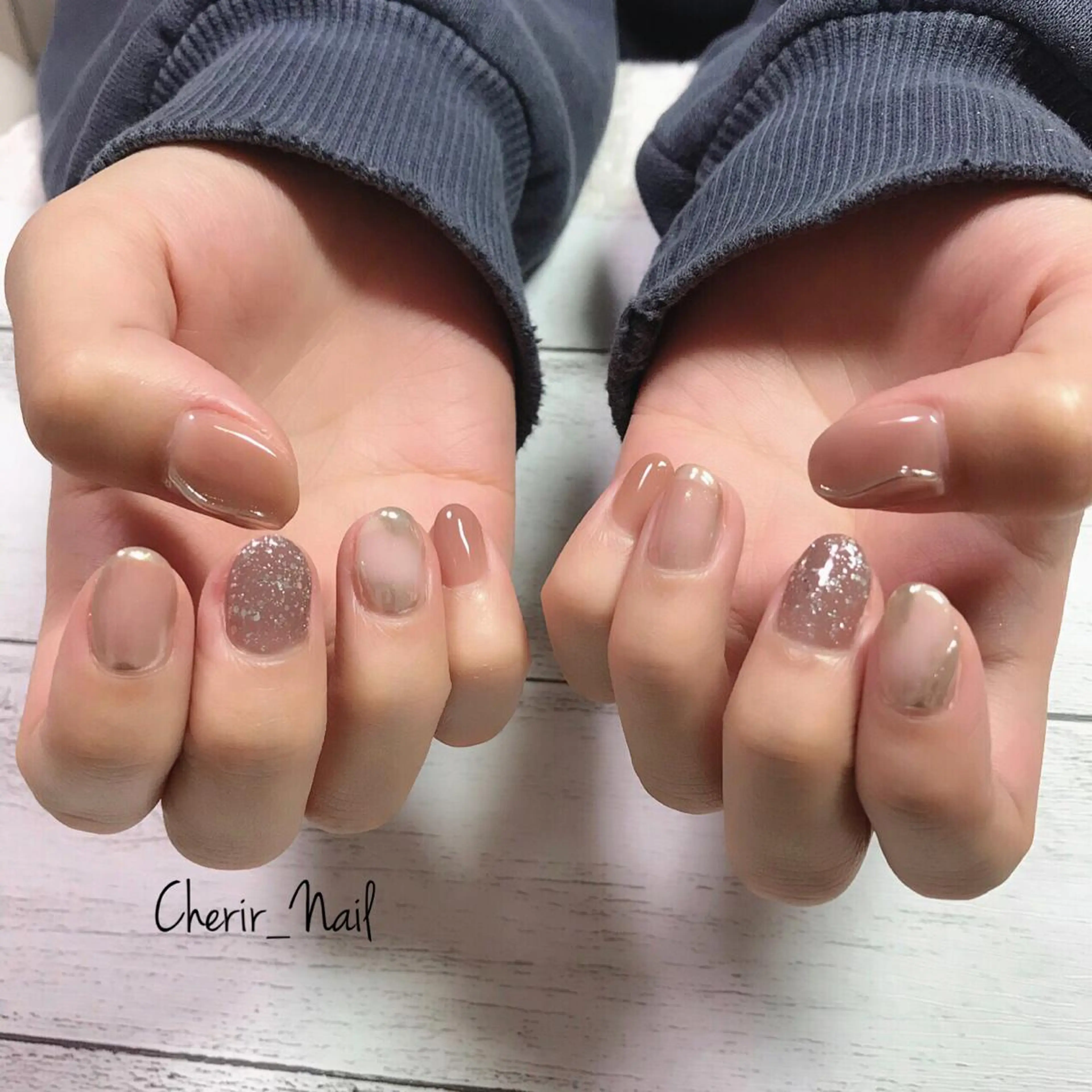 ネイル アートネイル オーロラネイル ブラウン ラメ(グリッター) ミラーネイル Cherirnail kaoriのネイルデザイン