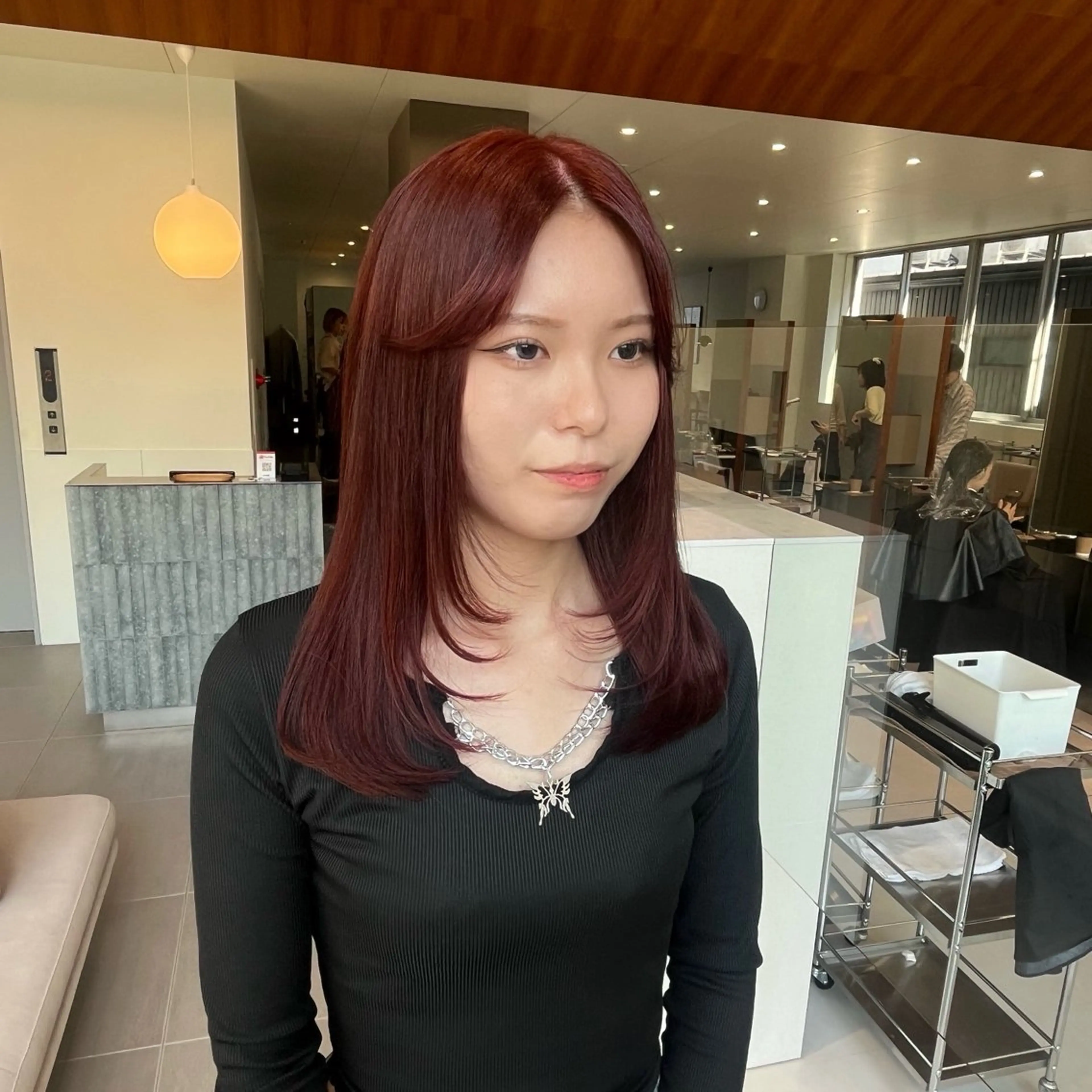 ロング カラー ベージュカラー ブリーチ 透明感カラー ダブルカラー レイヤーカット カット ヘアカラー トリートメント ブリーチ/レイヤー 🌻Mutsumiのヘアスタイル