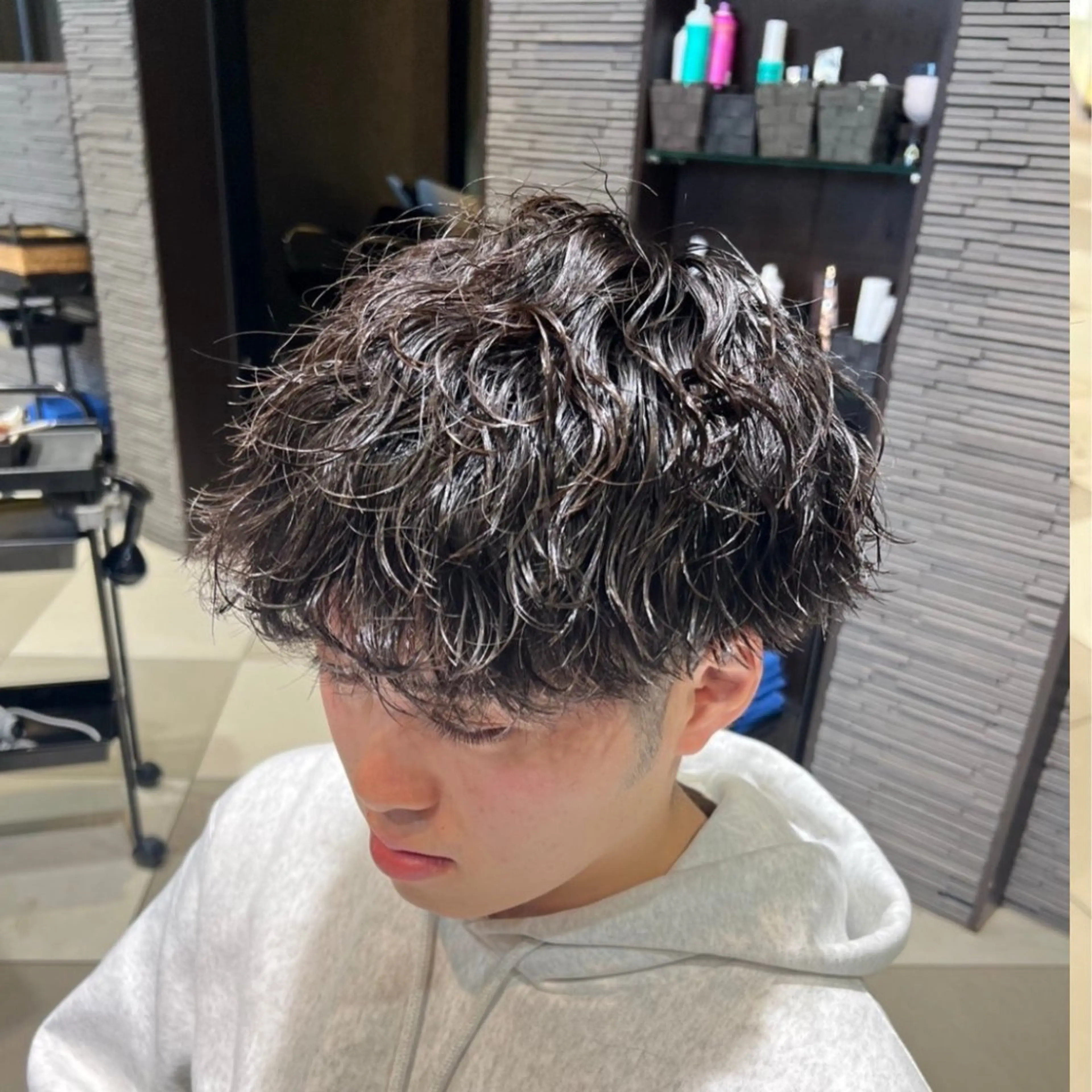 ショート パーマ メンズ メンズパーマ 波巻きパーマ スパイラルパーマ カット パーマ ONLY  CARE by JAPAN所属・道越 裕人のヘアスタイル