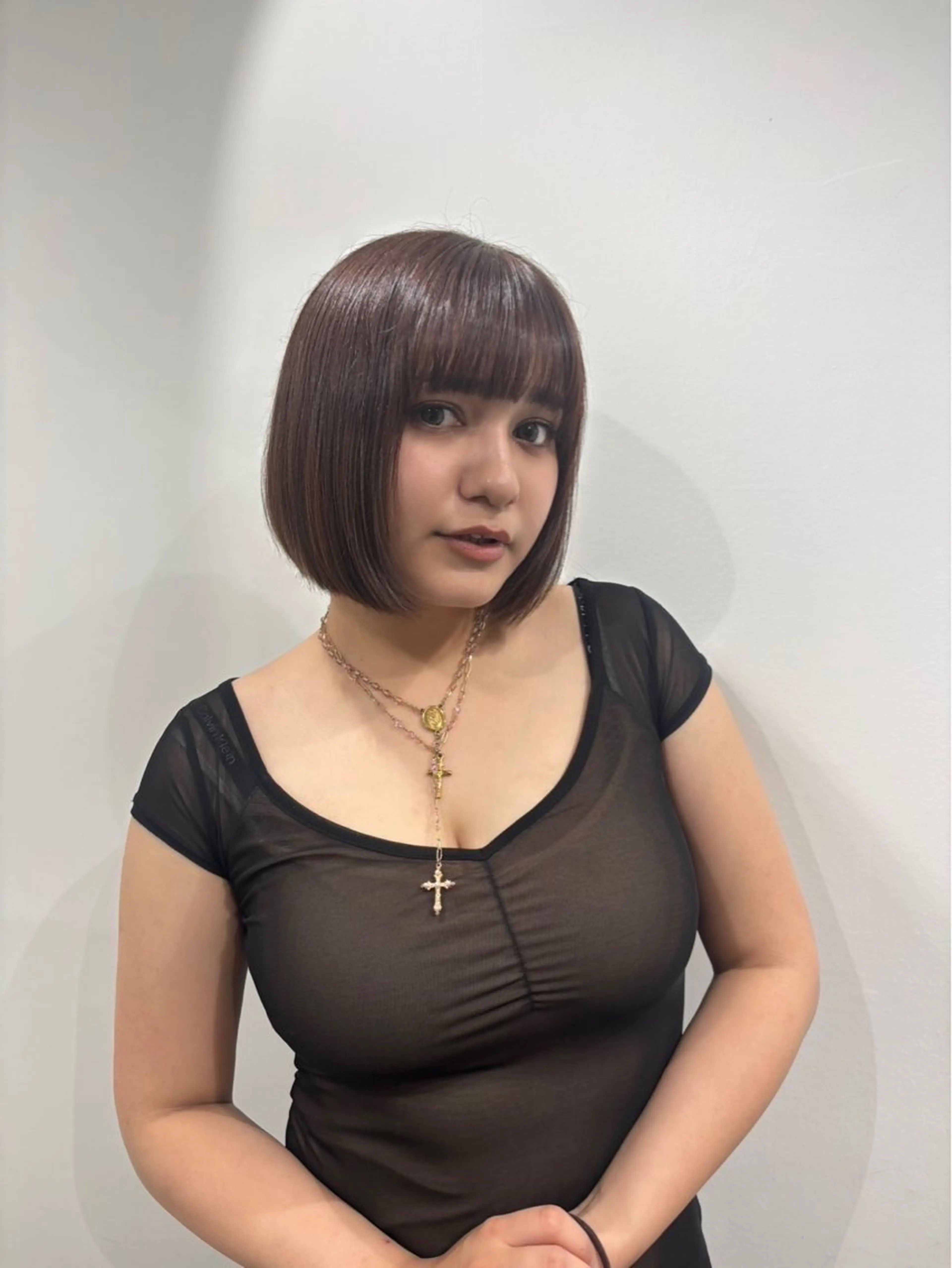 ショート カット ヘアカラー Yuzu️🫧AO/ ハイトーン／韓国ヘアのヘアスタイル