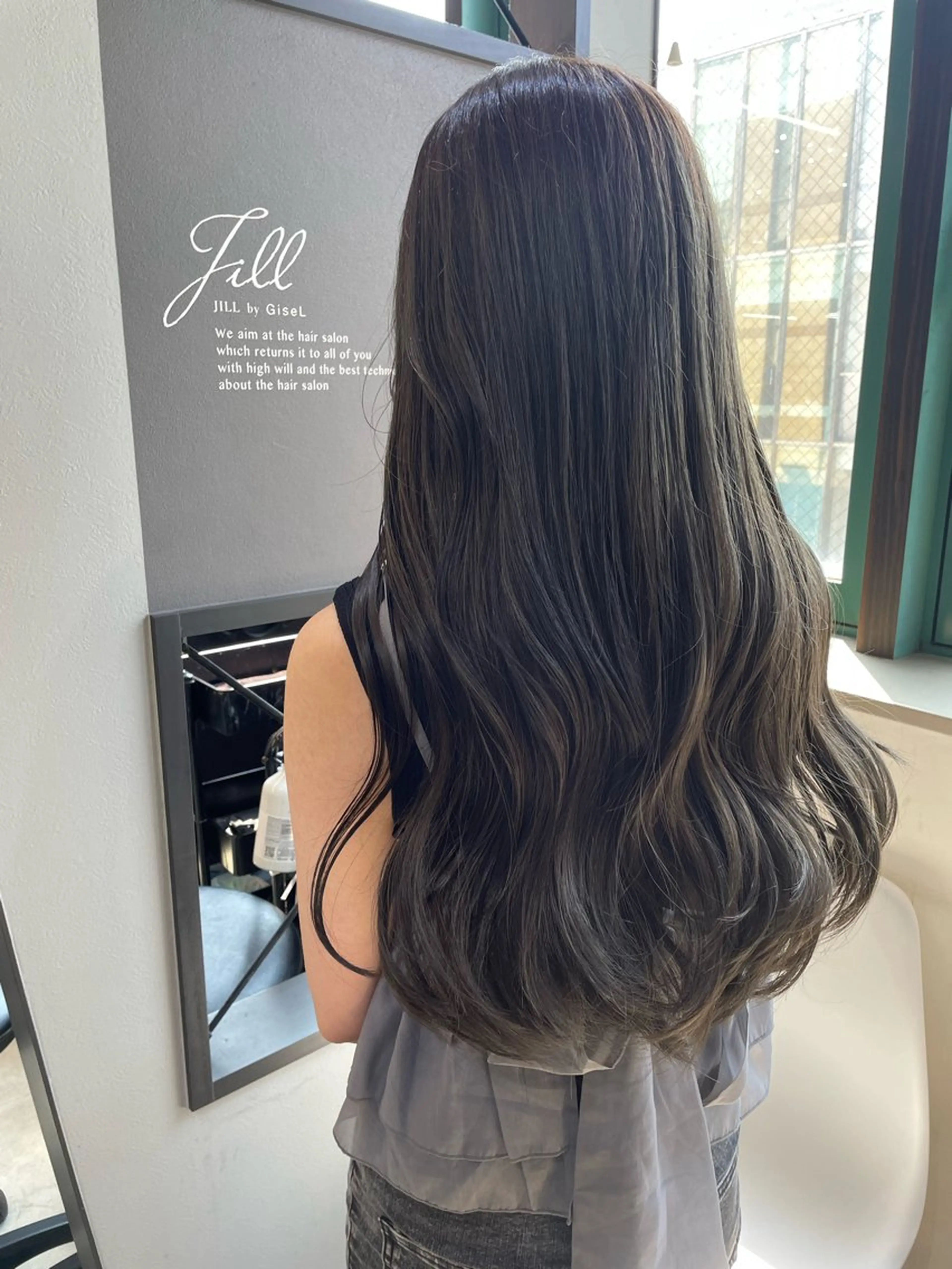 ロング AIRI layer cut hairのヘアスタイル