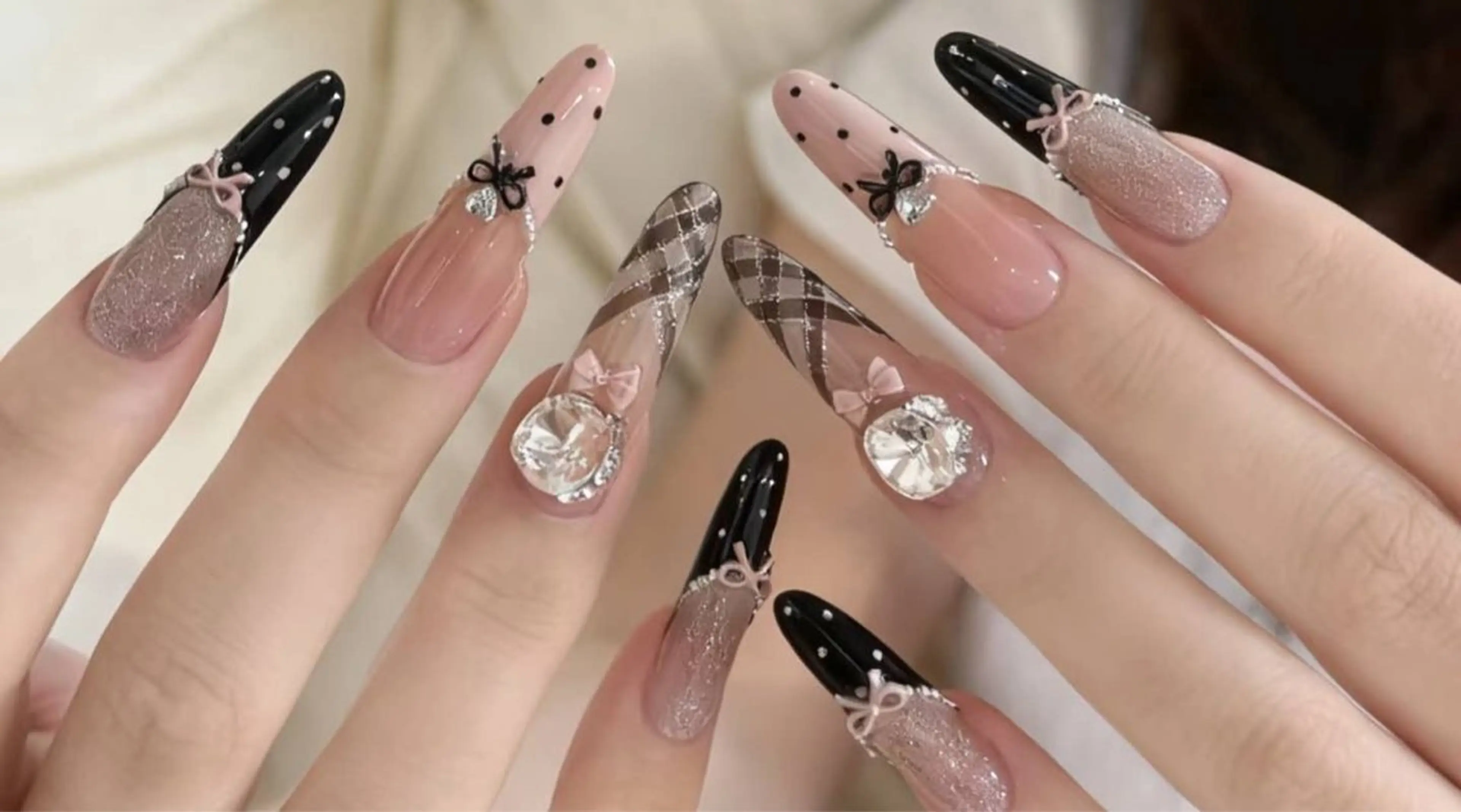 ネイル 小島 千尋のネイルデザイン