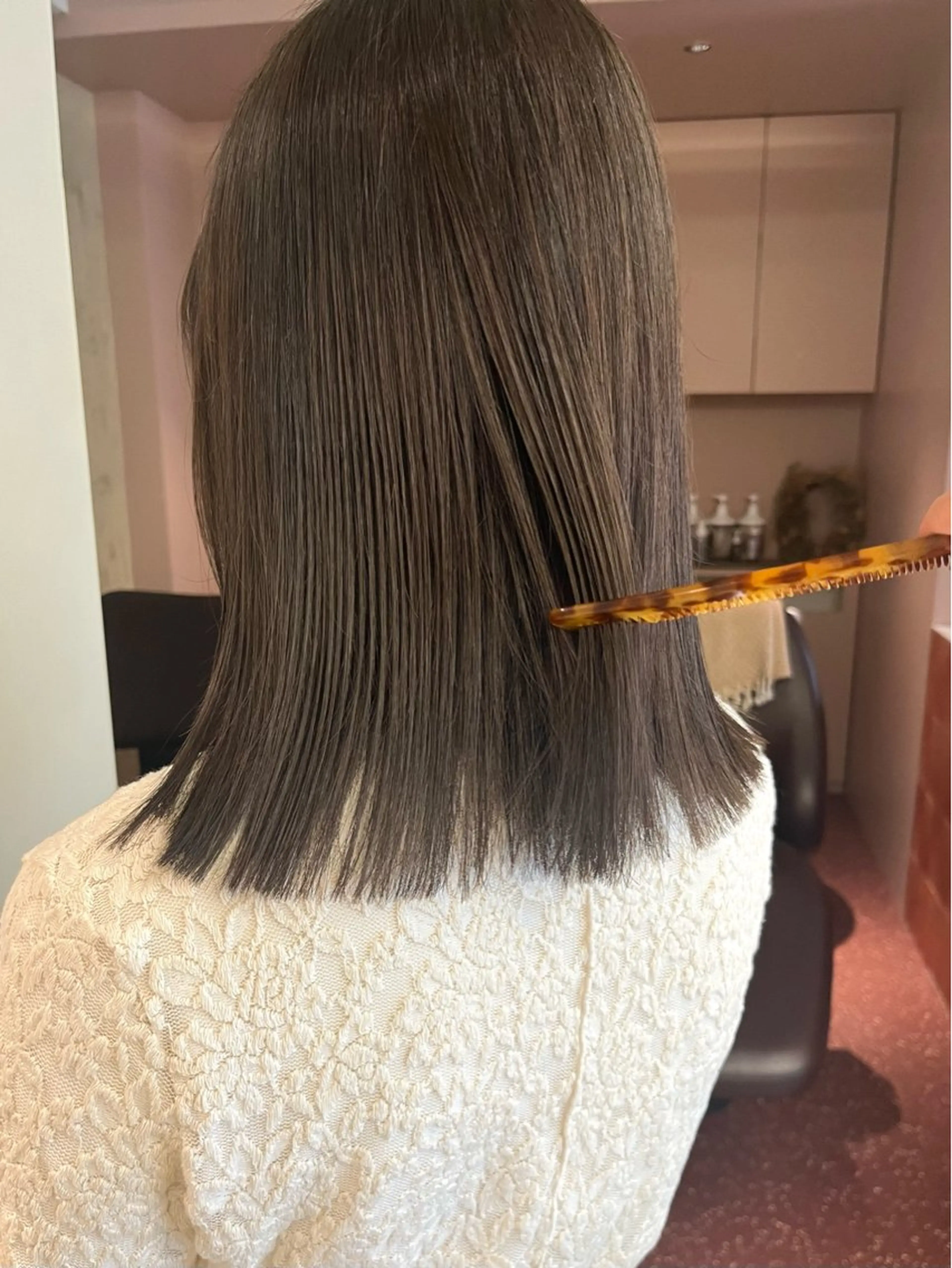 ミディアム カラー ベージュカラー 透明感カラー オリーブベージュ オリーブカラー カット ヘアカラー 西山 紗耶香🪽 透明感カラー/ボブのヘアスタイル