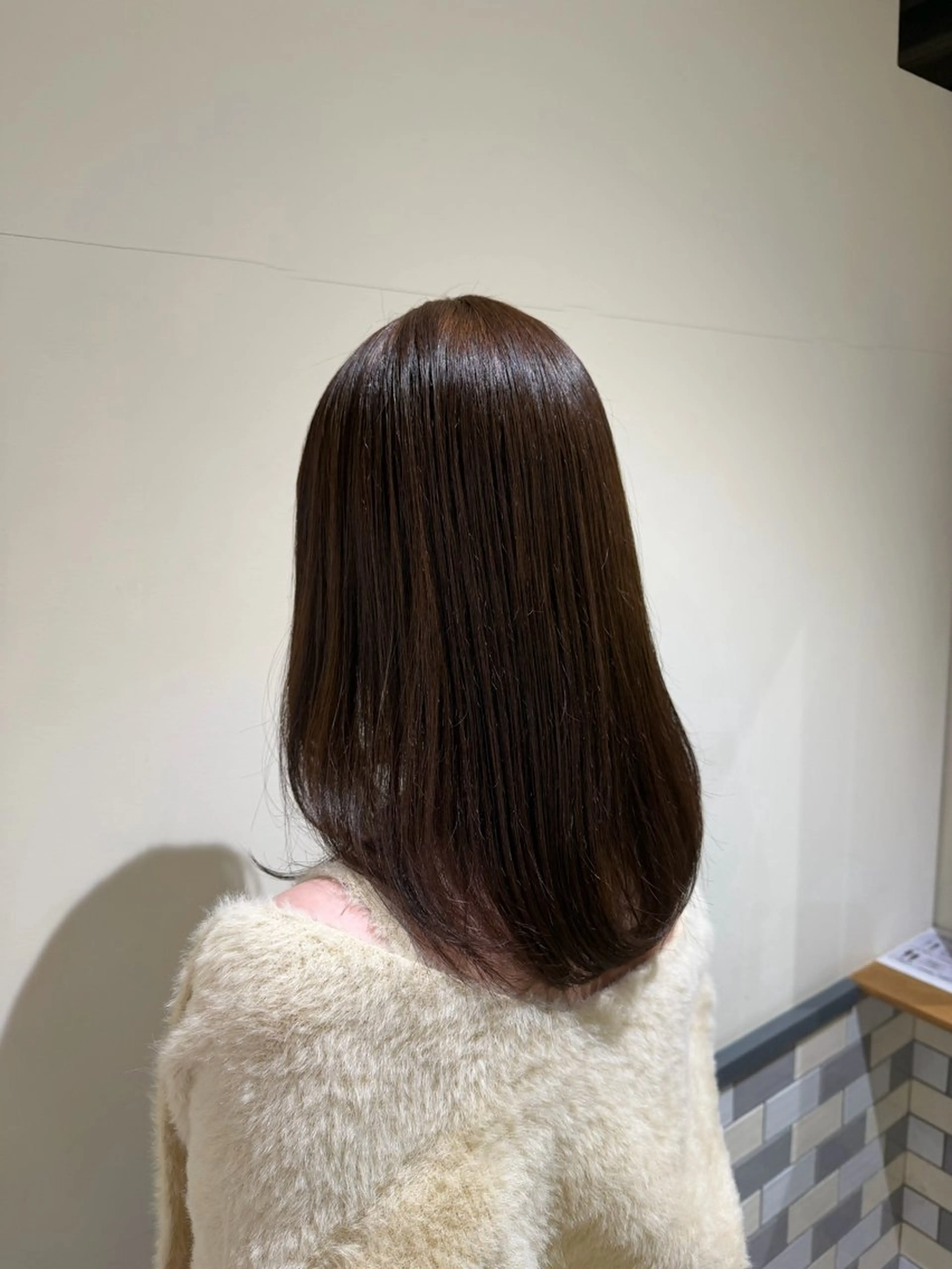セミロング カラー カット 友成 星来のヘアスタイル