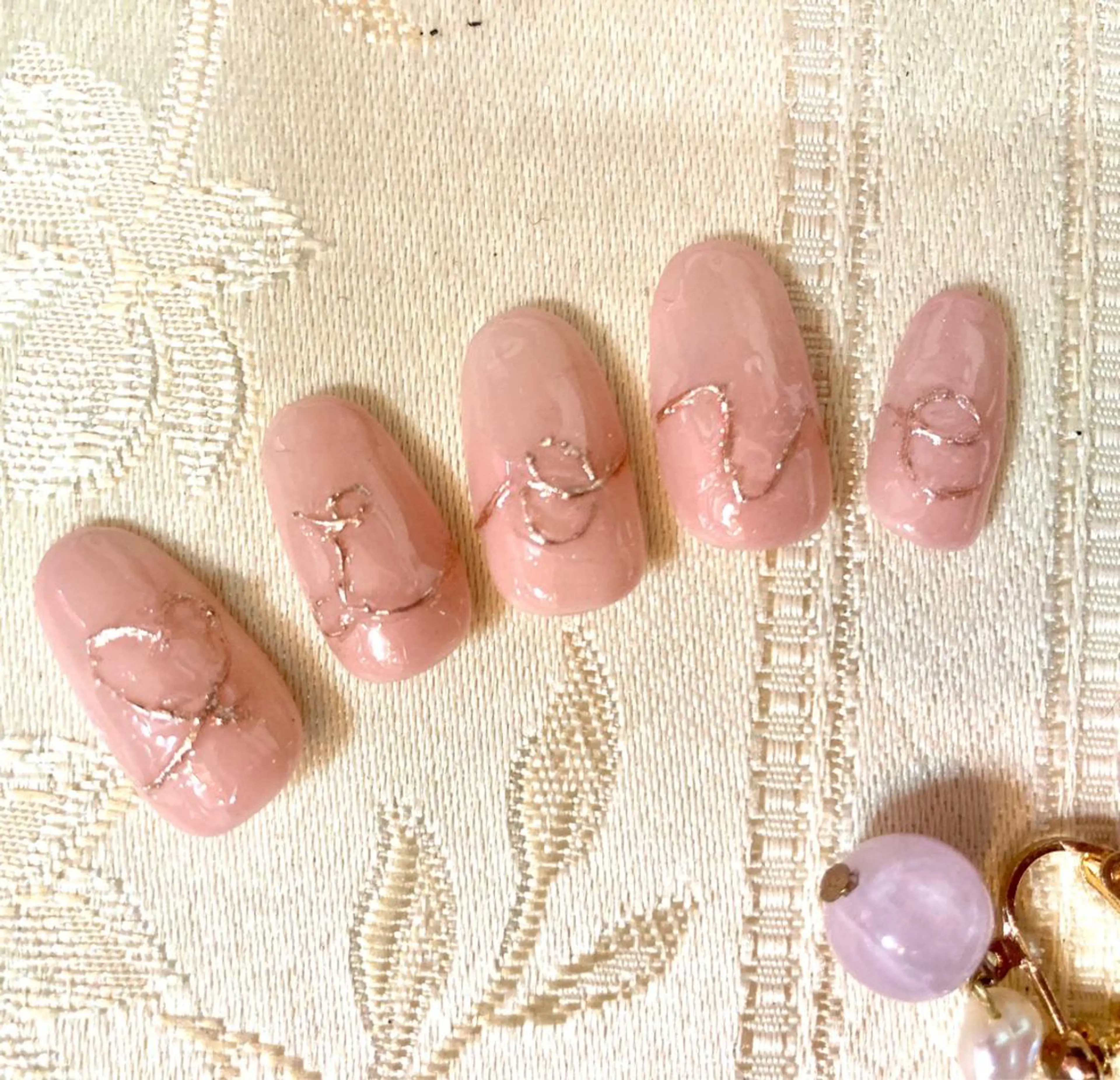 ネイル ミラーネイル シンプルネイル バレンタイン ブライダルネイル MonFavori所属・MonFavori 坂田のネイルデザイン