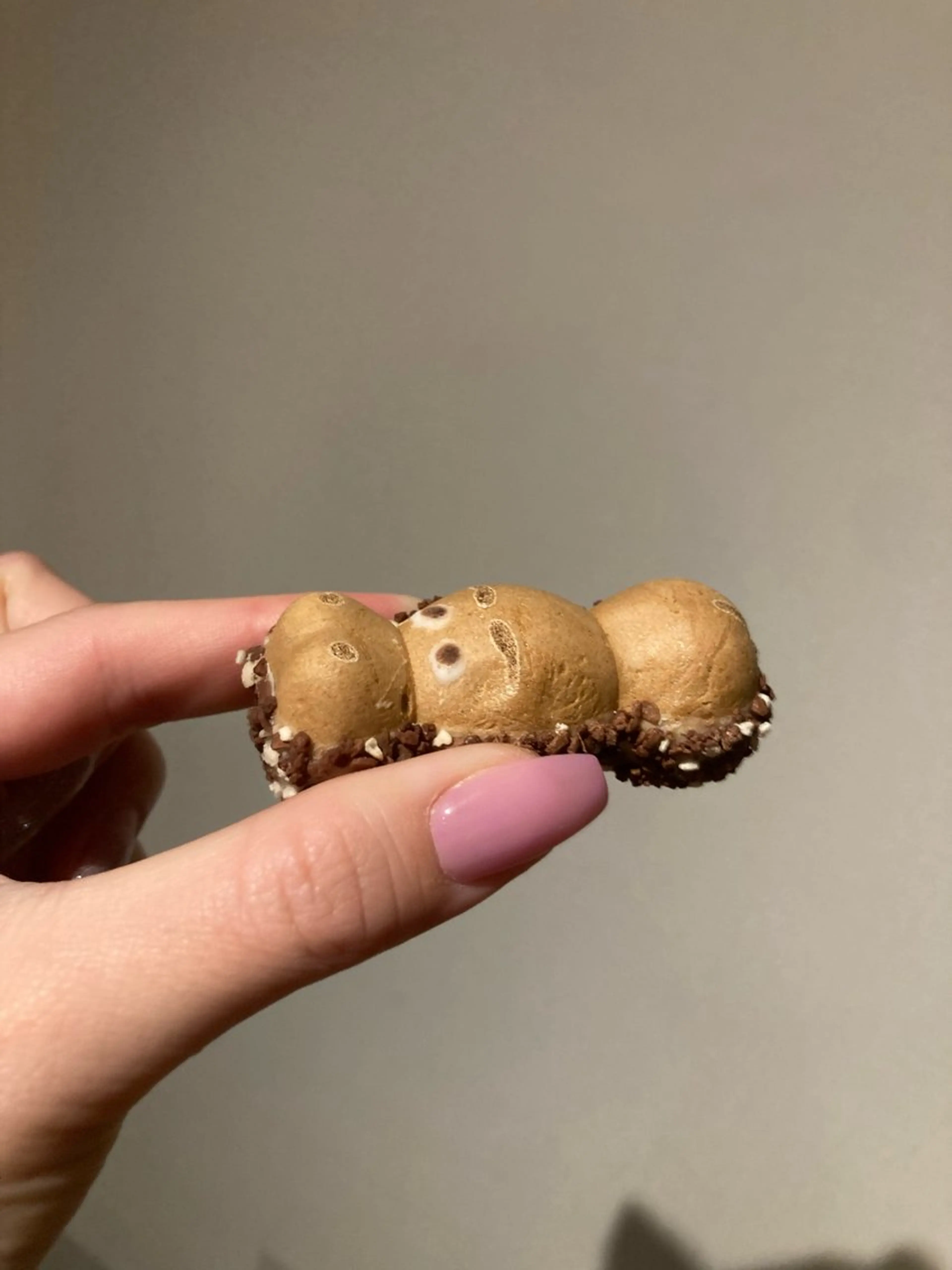 ネイル nailsalon　hue所属・小山 羽奈のネイルデザイン