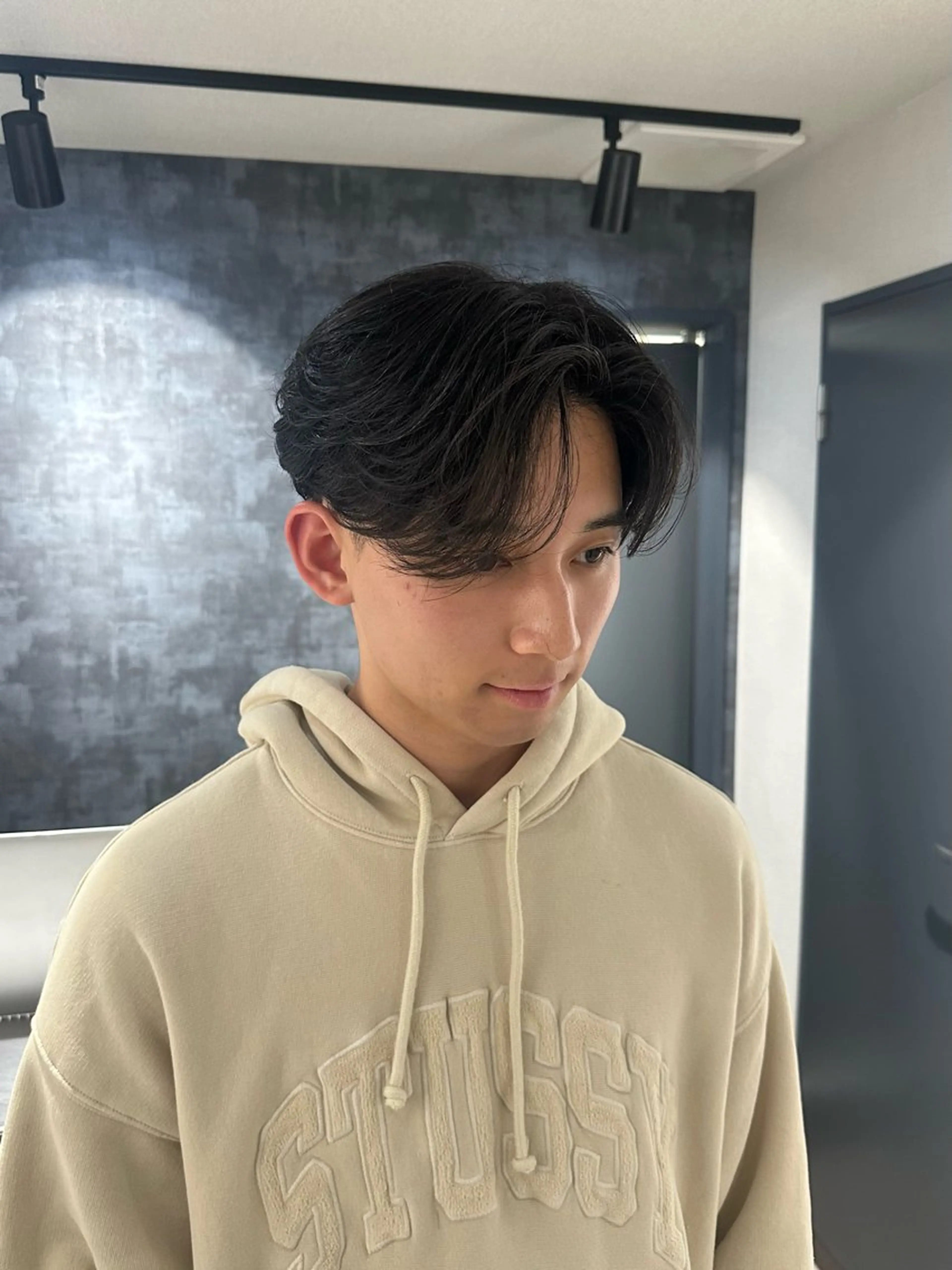 ミディアム メンズ センターパート SALOWIN 原宿 iori所属・🌟原宿指名No.1 センターパート⭐️のヘアスタイル