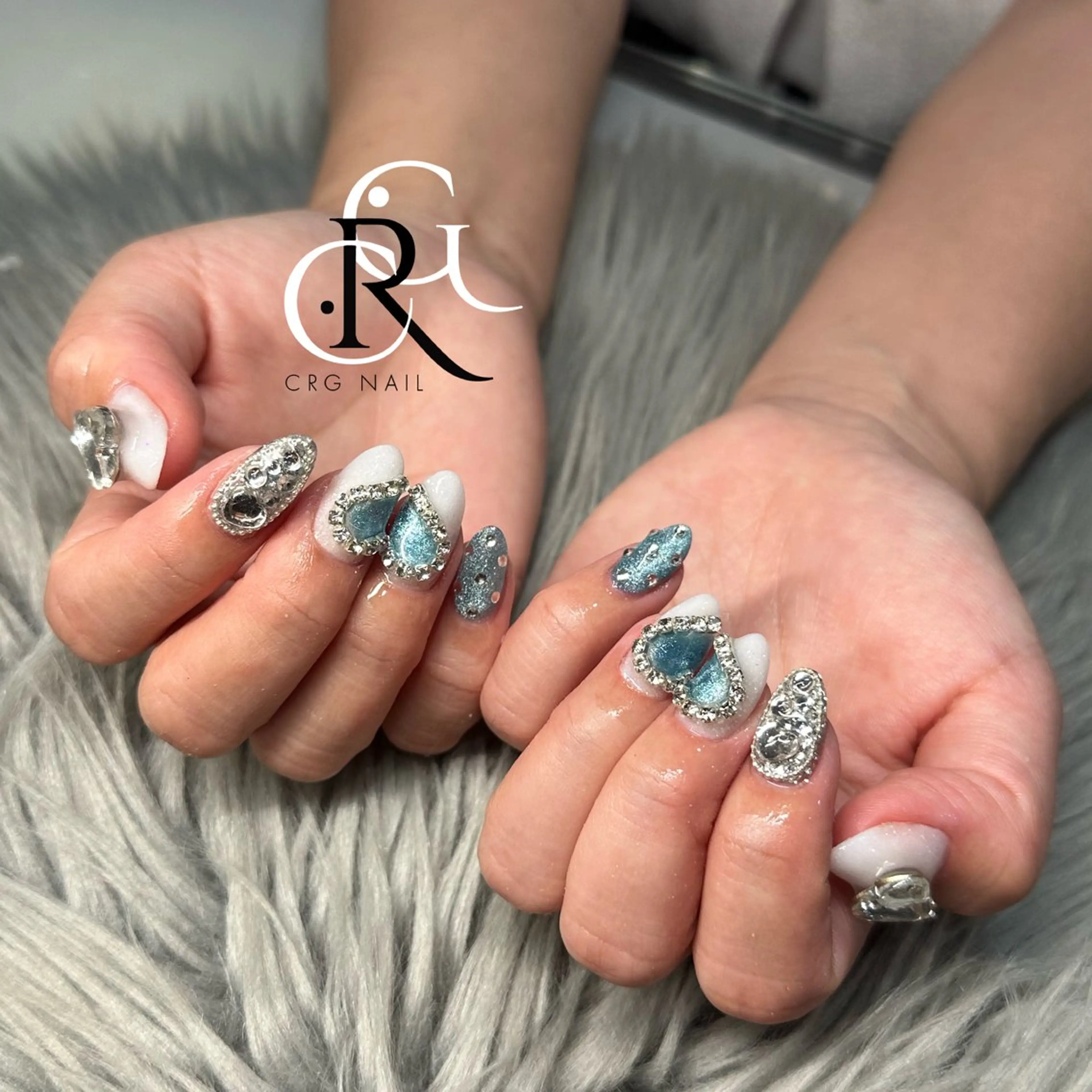 ネイル キラキラネイル マグネットネイル ストーンネイル ハンドネイル 美フォルム✨ CRG　RURIのネイルデザイン