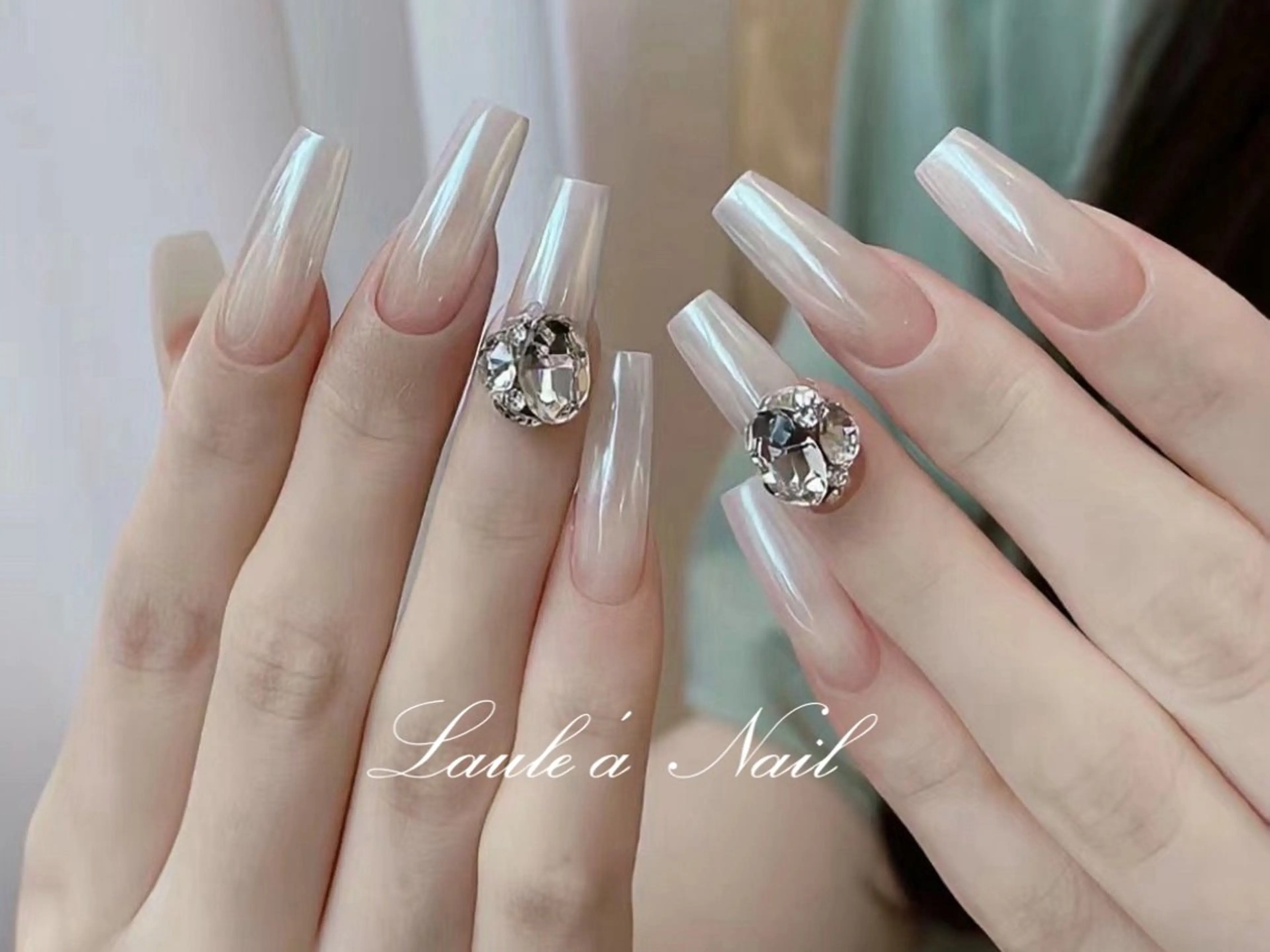 ロング 韓国風ヘア 🌈 Laule'aのネイルデザイン