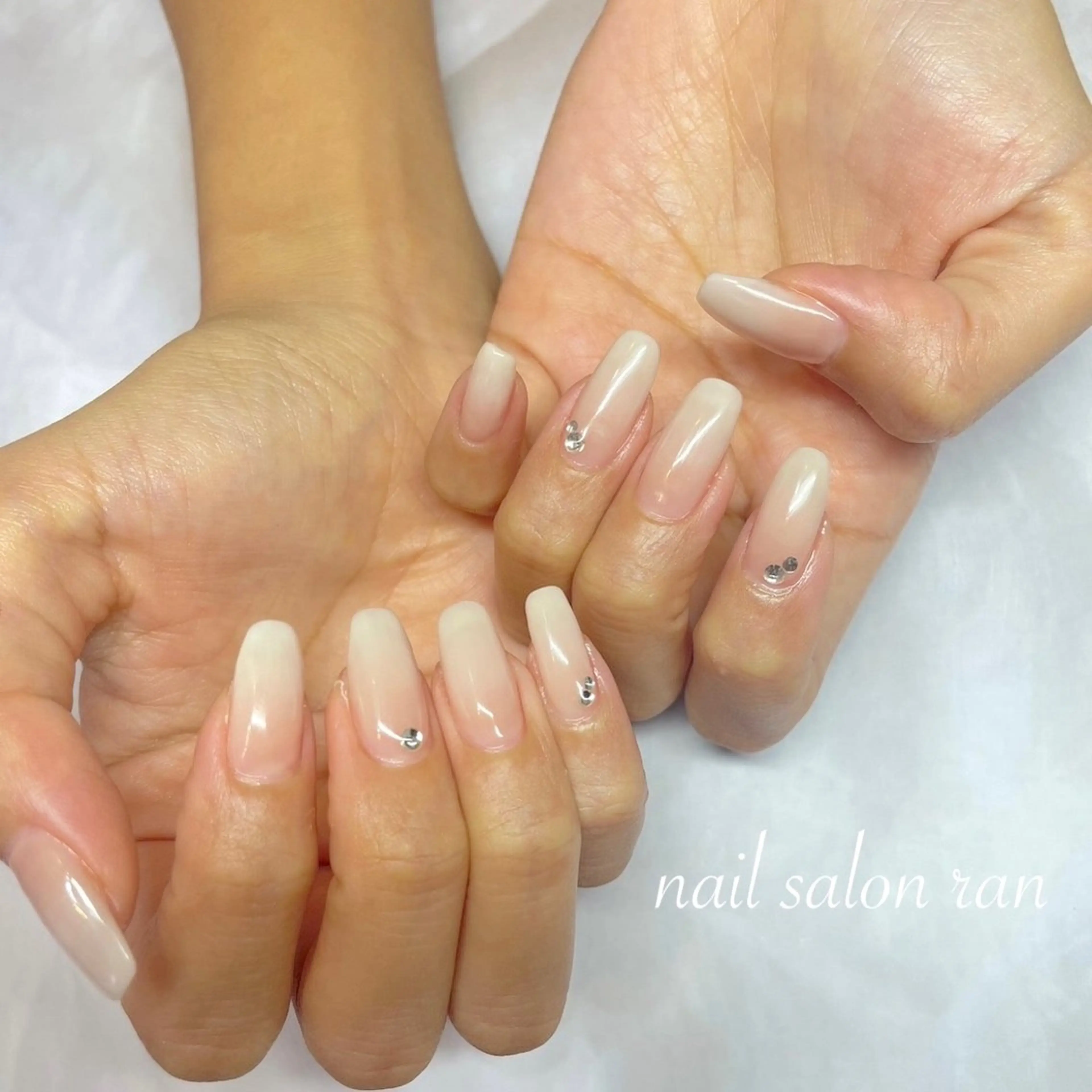 ネイル キラキラネイル ストーンネイル ハンドネイル ハンドケア nailsalon ranのネイルデザイン
