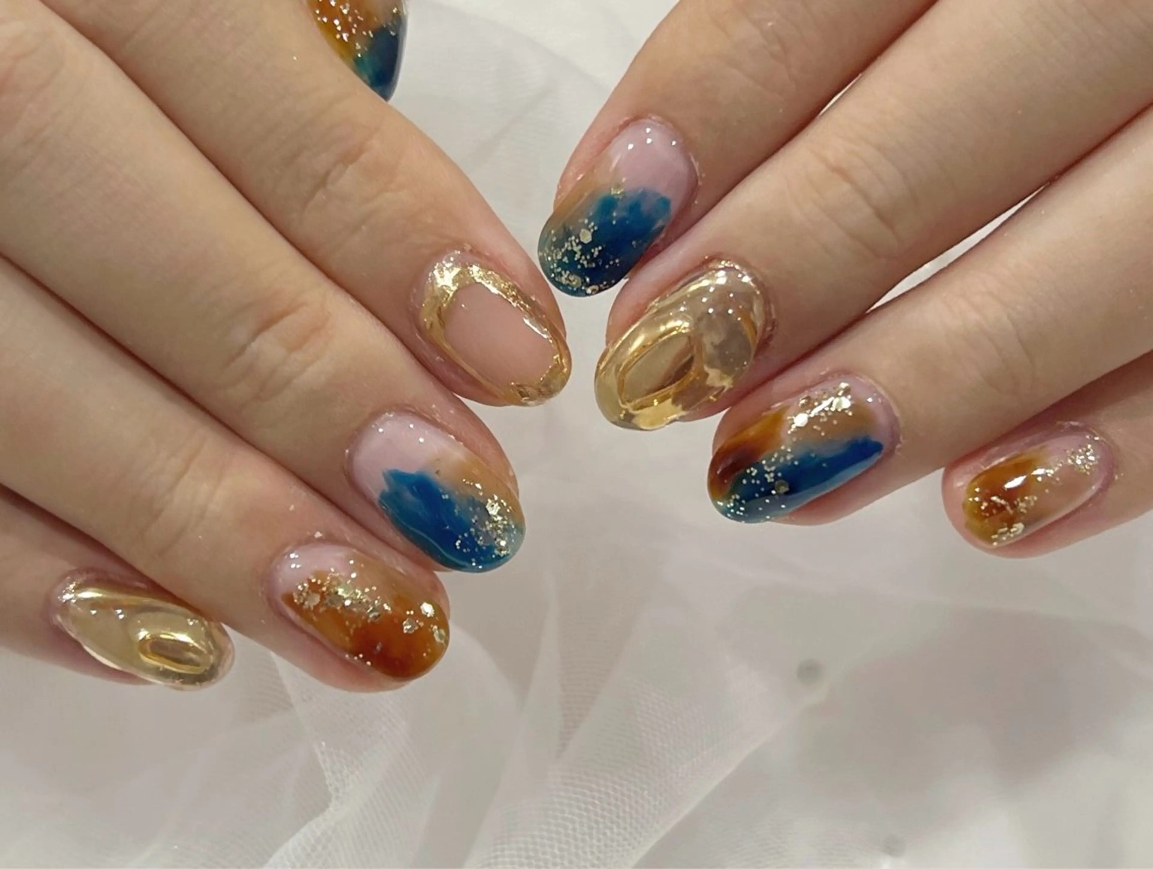 ネイル ブラウン ゴールド 持ち込み ネイビー ニュアンスネイル 🧡Shine船橋 鳴海🧡のネイルデザイン