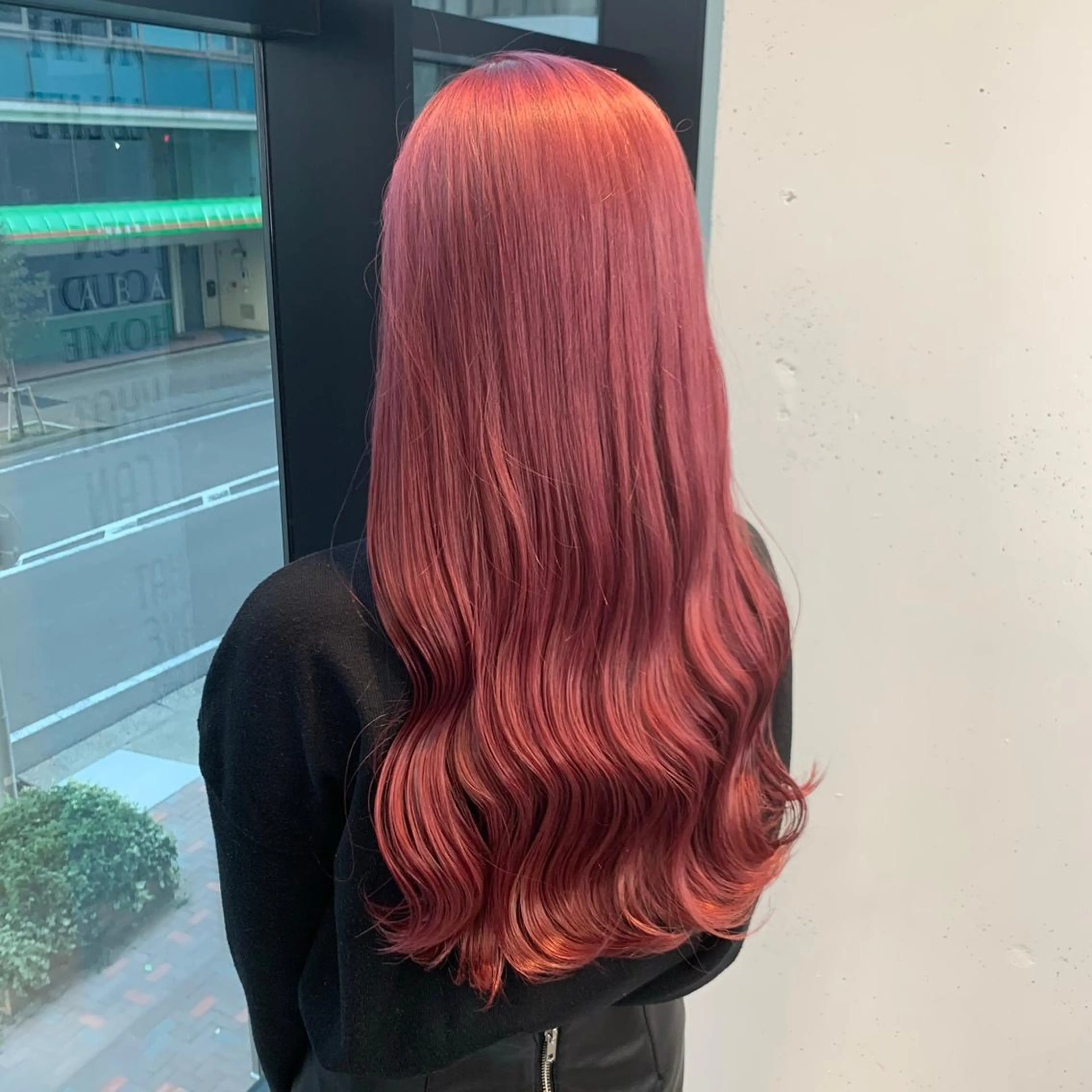 ロング カラー ハイトーンカラー ピンクカラー Bei Licoldo.所属・マツオカ マコのヘアスタイル