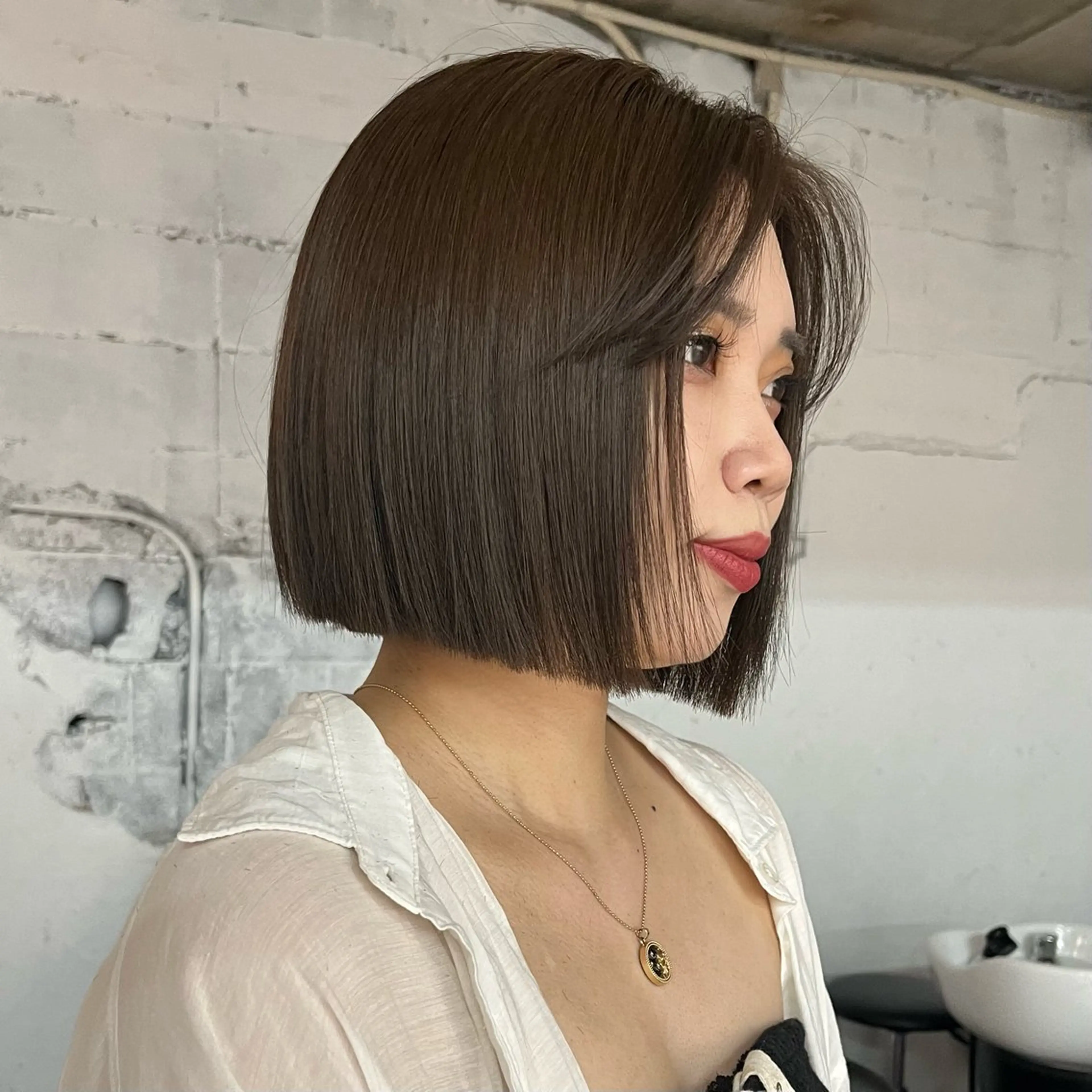 ミディアム カラー 切りっぱなしボブ 透明感カラー オレンジ ボブ 似合わせカット 阿部 瑠斗のヘアスタイル