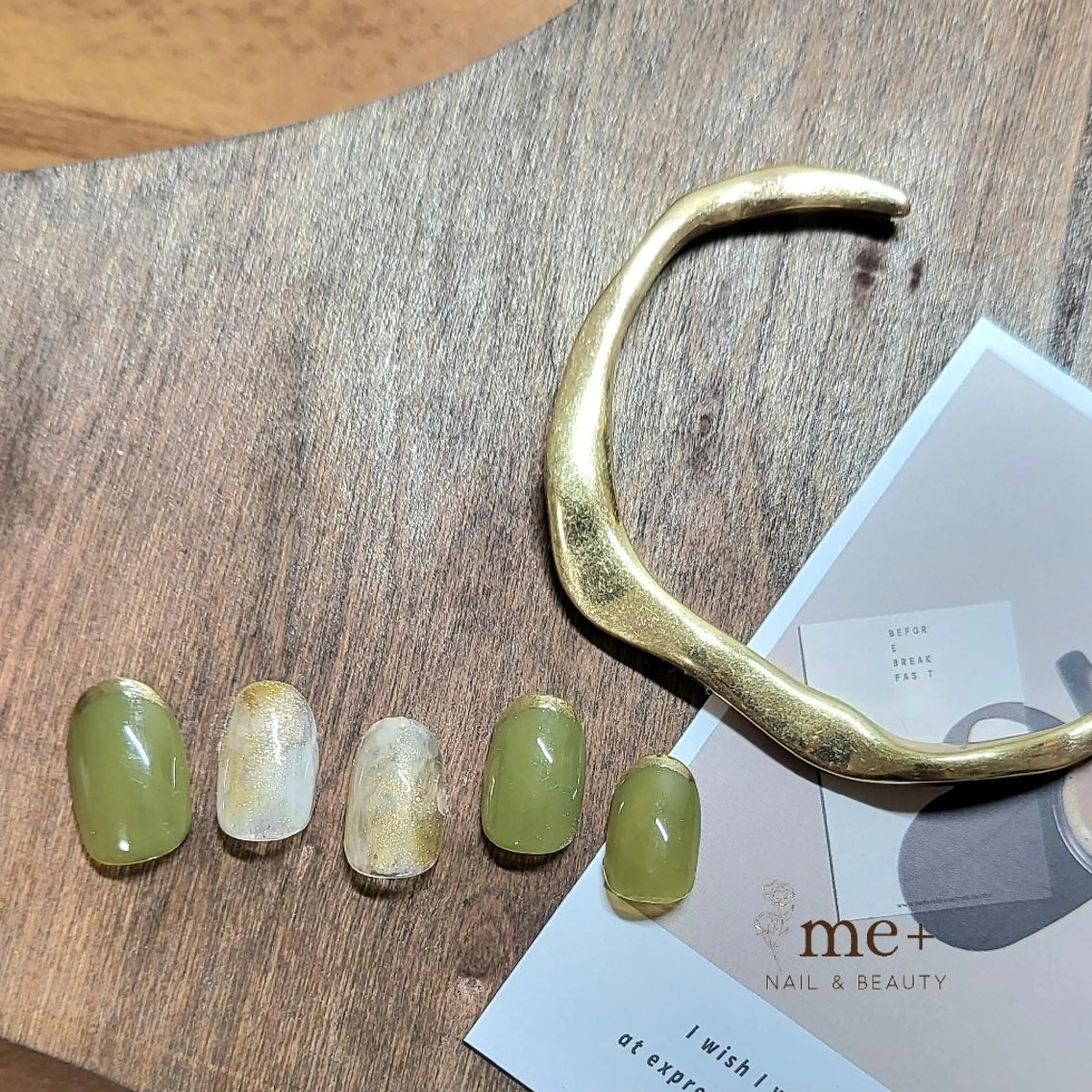 ネイル グリーン ミラーネイル 【豊中駅徒歩2分】 me+のネイルデザイン