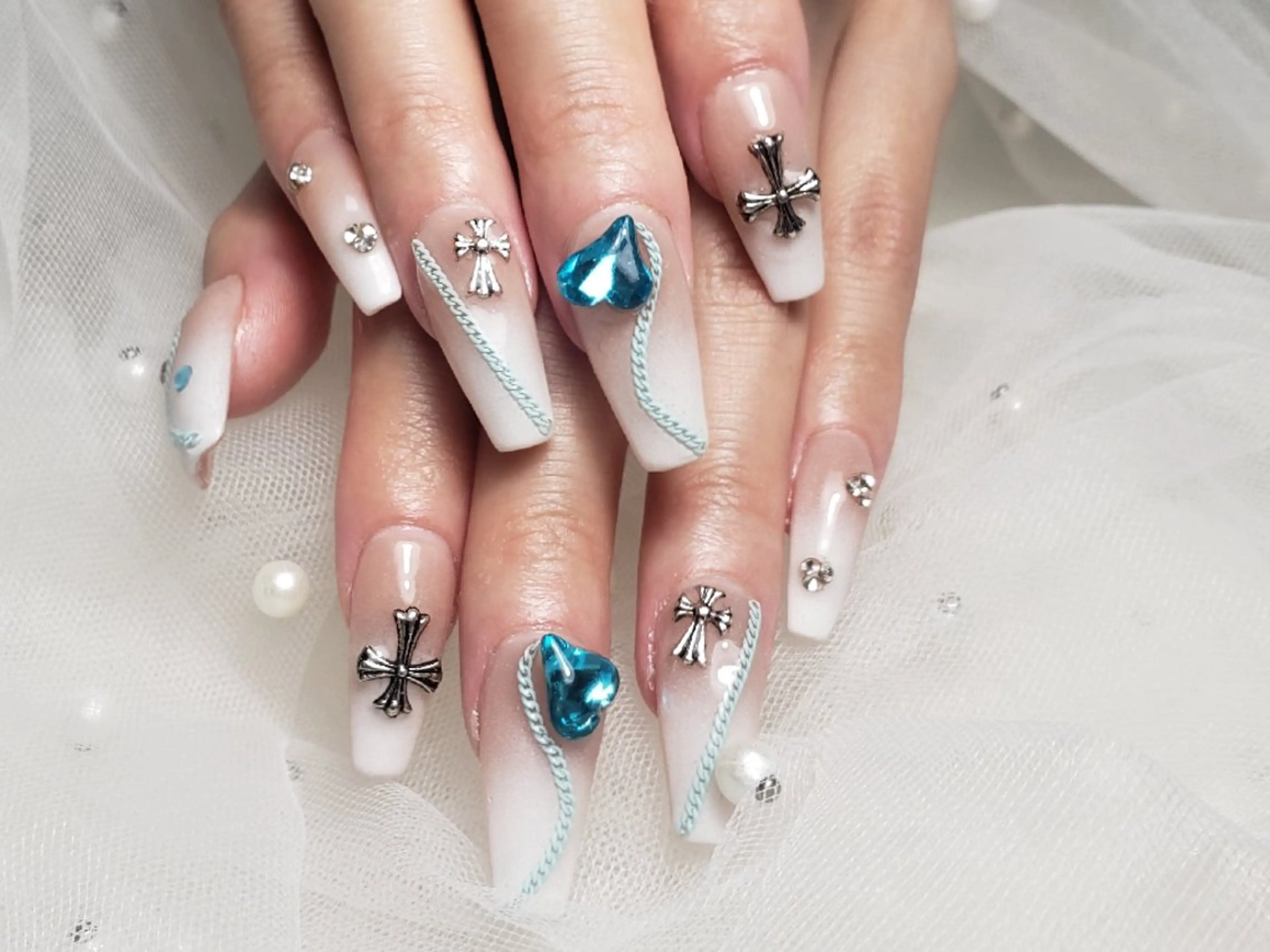 ネイル ビジュード ネイルのネイルデザイン