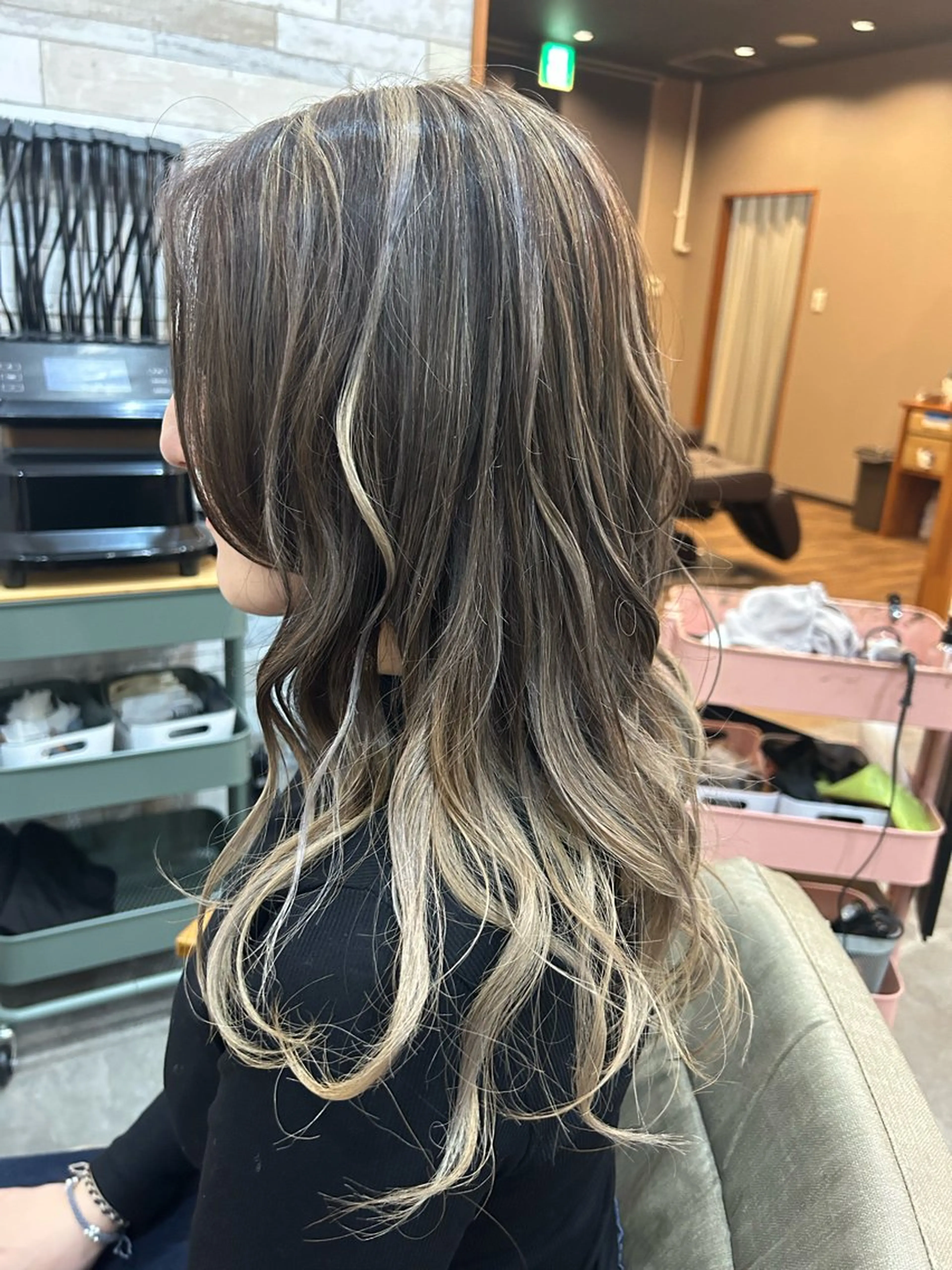 カラー elmo.所属・木庭 愛莉のヘアスタイル