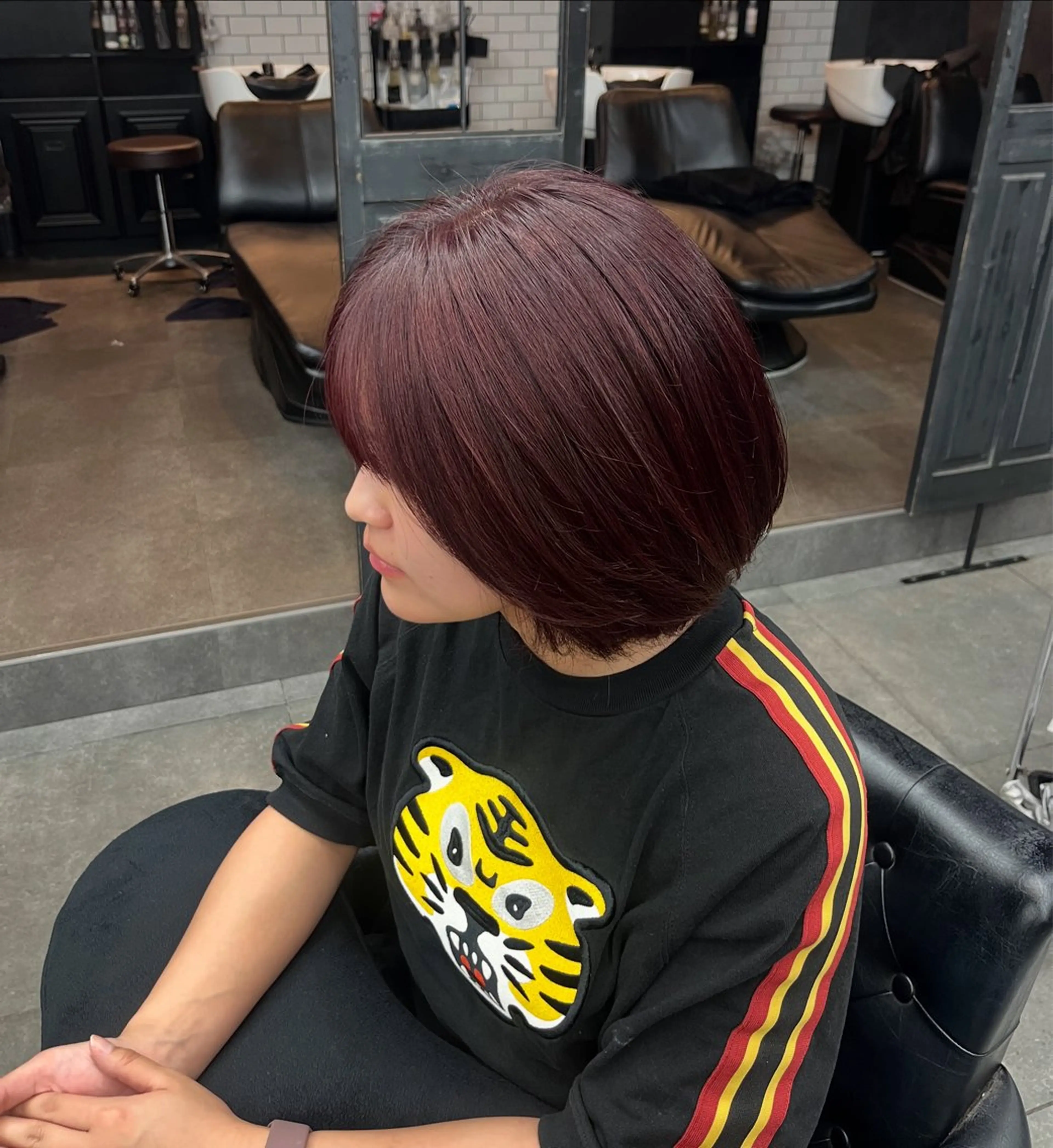 カラー ブリーチ 森近 巴のヘアスタイル