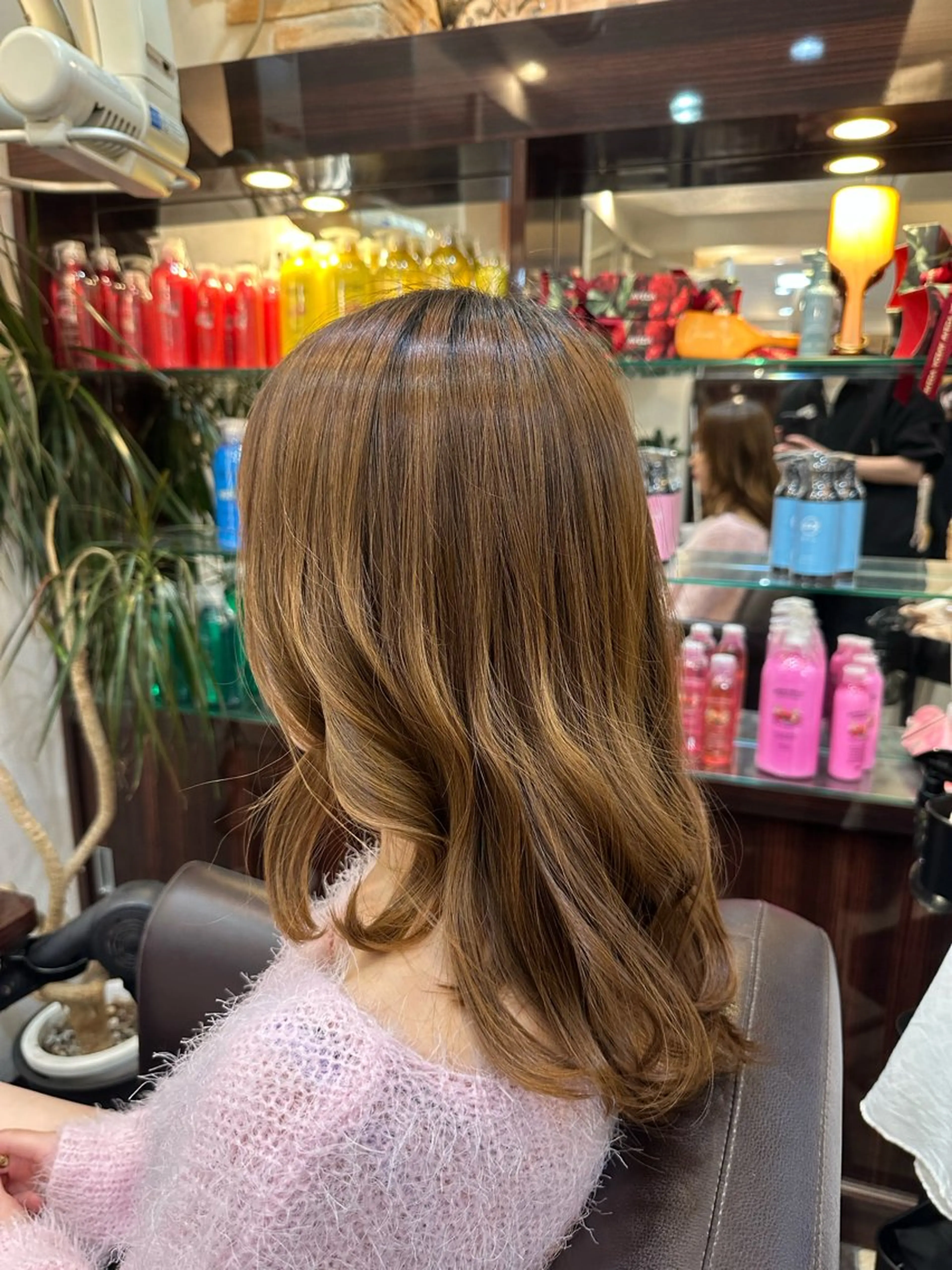 セミロング くびれヘア レイヤーカット 外ハネヘア 縮毛矯正&髪質改善/ きょうの🐺のヘアスタイル