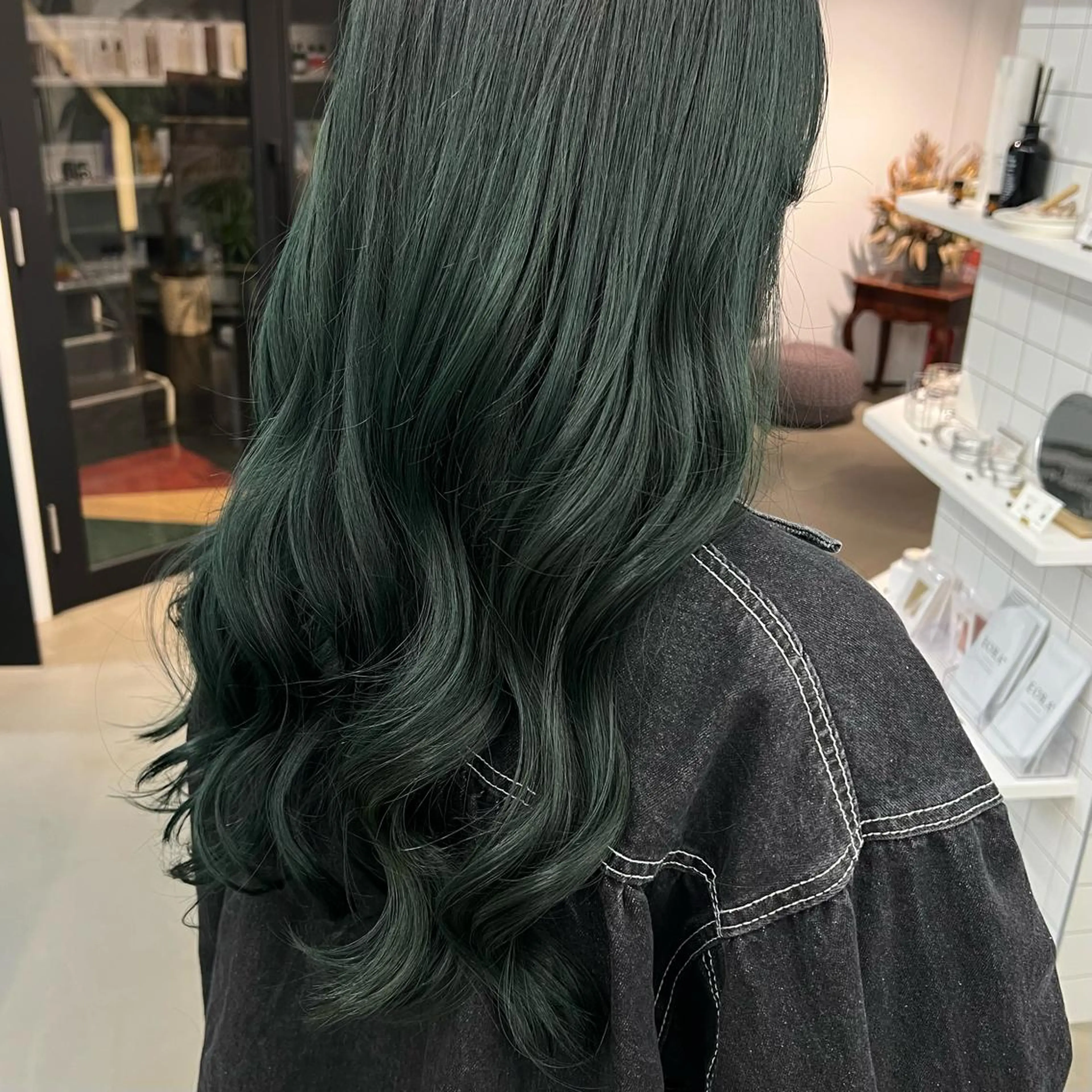 ロング カラー ブリーチ Nico所属・Nico🌛 Karenのネイルデザイン