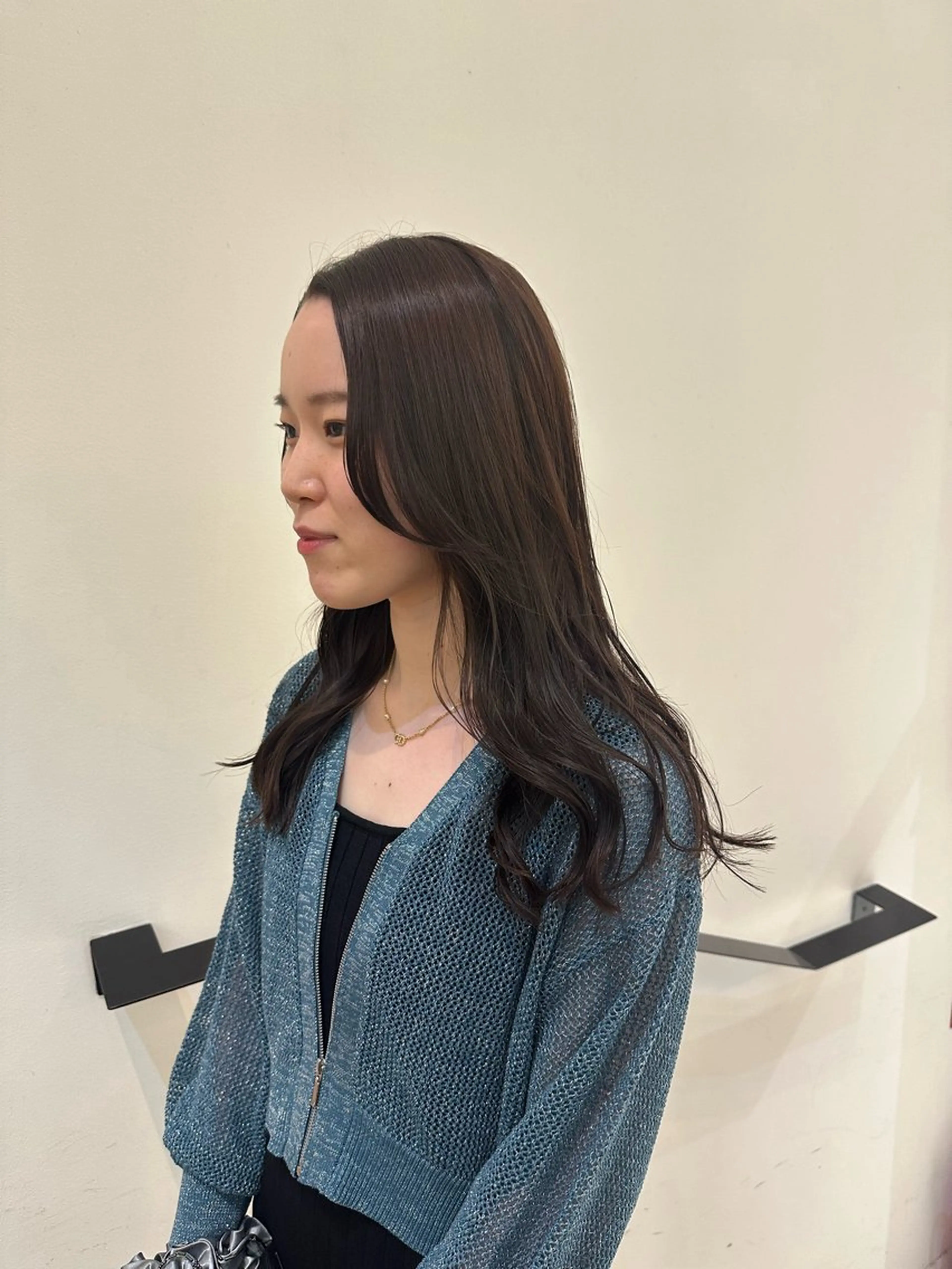 ロング カラー ブラウンカラー ナチュラルブラウン カット ヘアカラー 安藤 太一のヘアスタイル