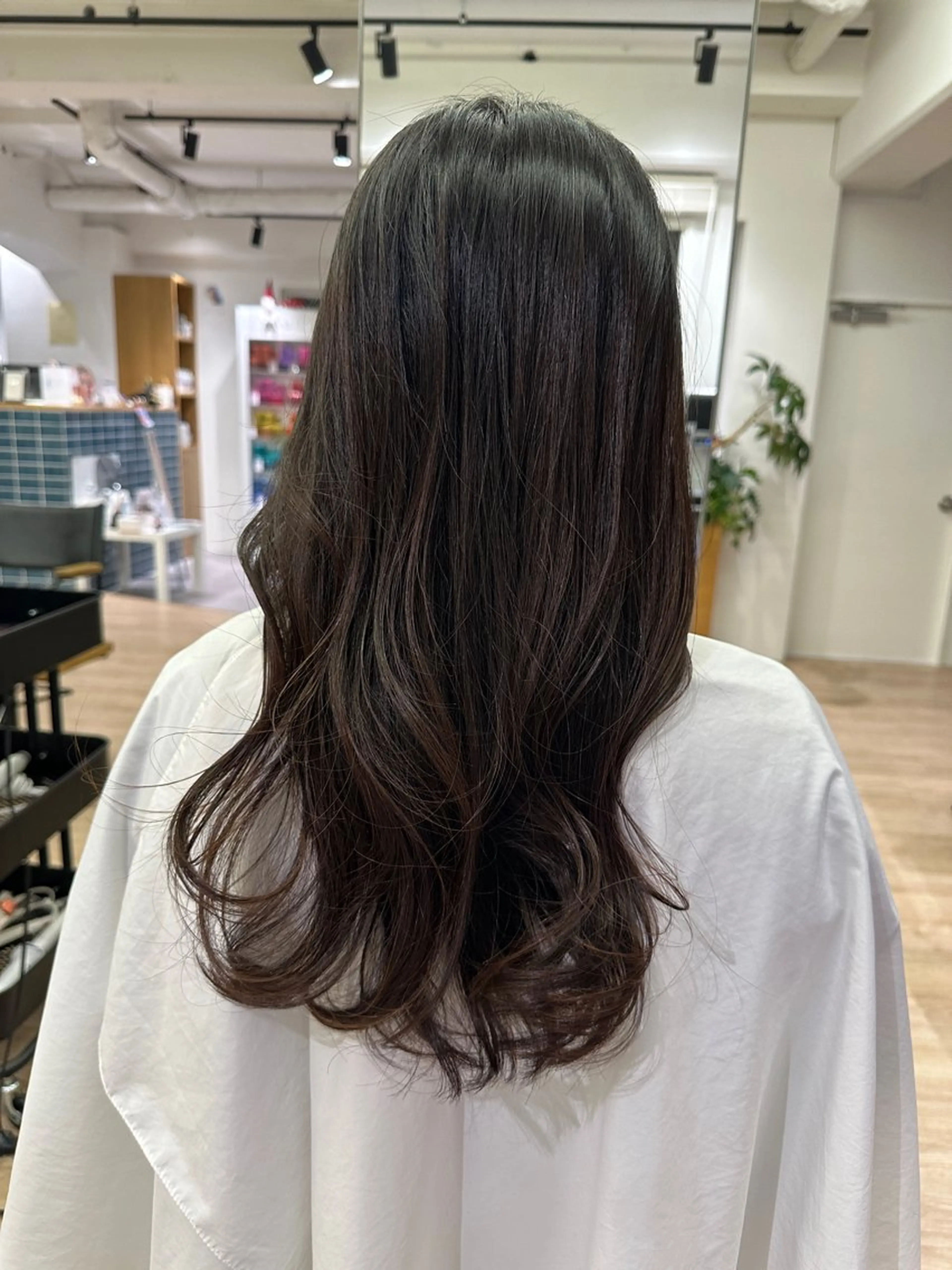 セミロング 川上 彩夏のヘアスタイル