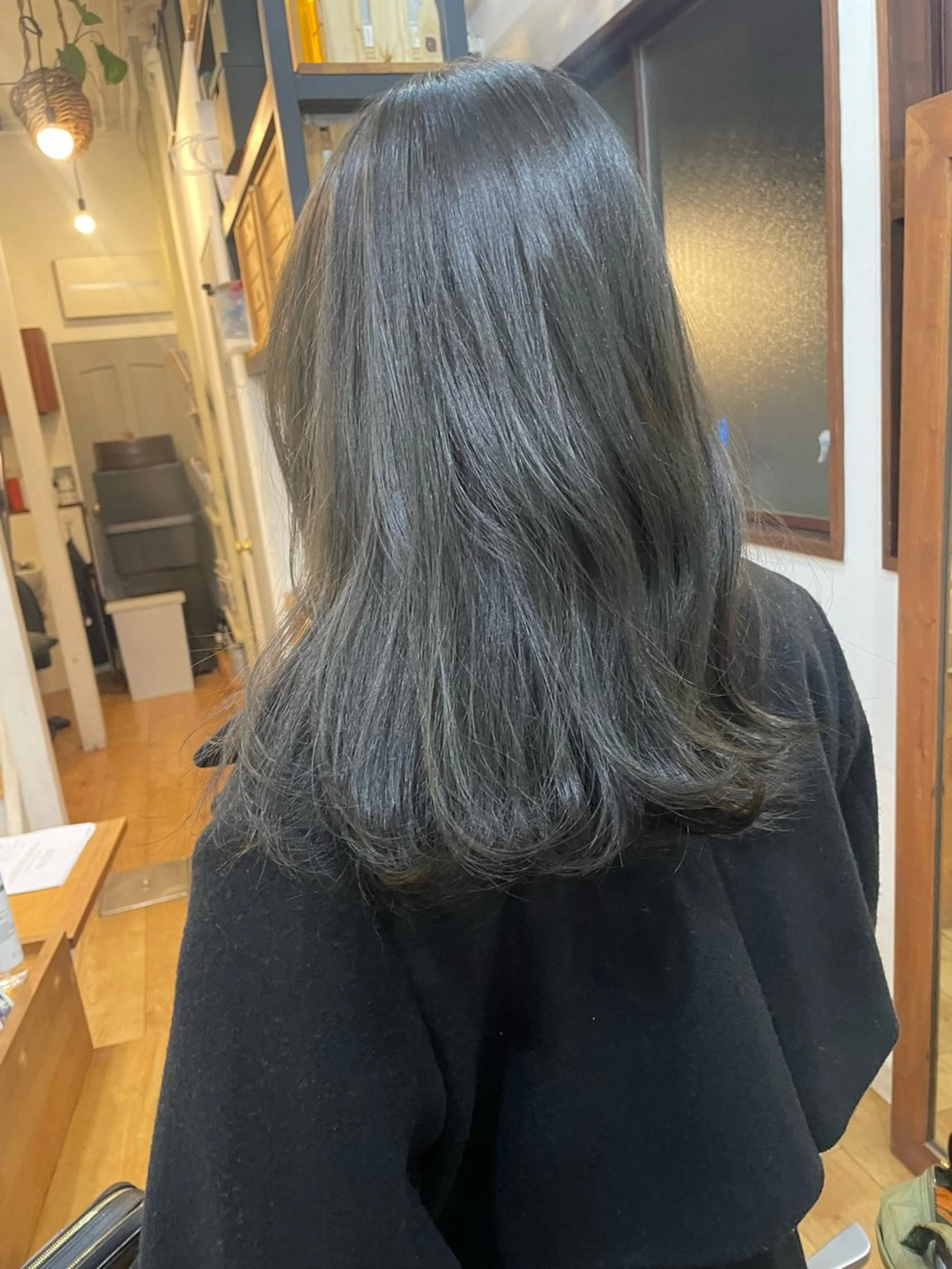 ミディアム カラー 透明感カラー グレージュ momoka ［pejite]のヘアスタイル