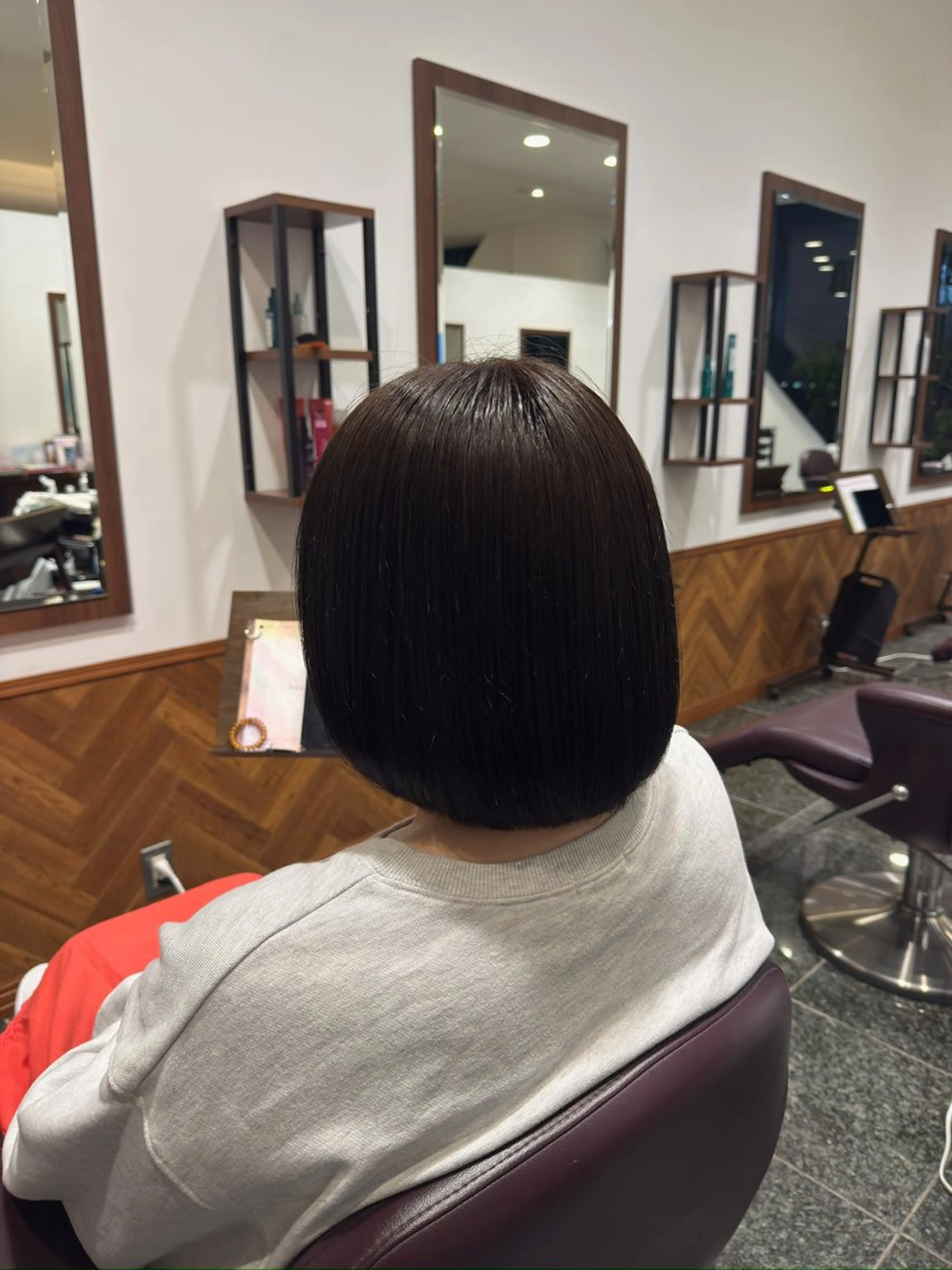 ミディアム 切りっぱなしボブ ボブ ART RUSH Rebs 多摩センター店所属・るりな ARTRUSHのヘアスタイル