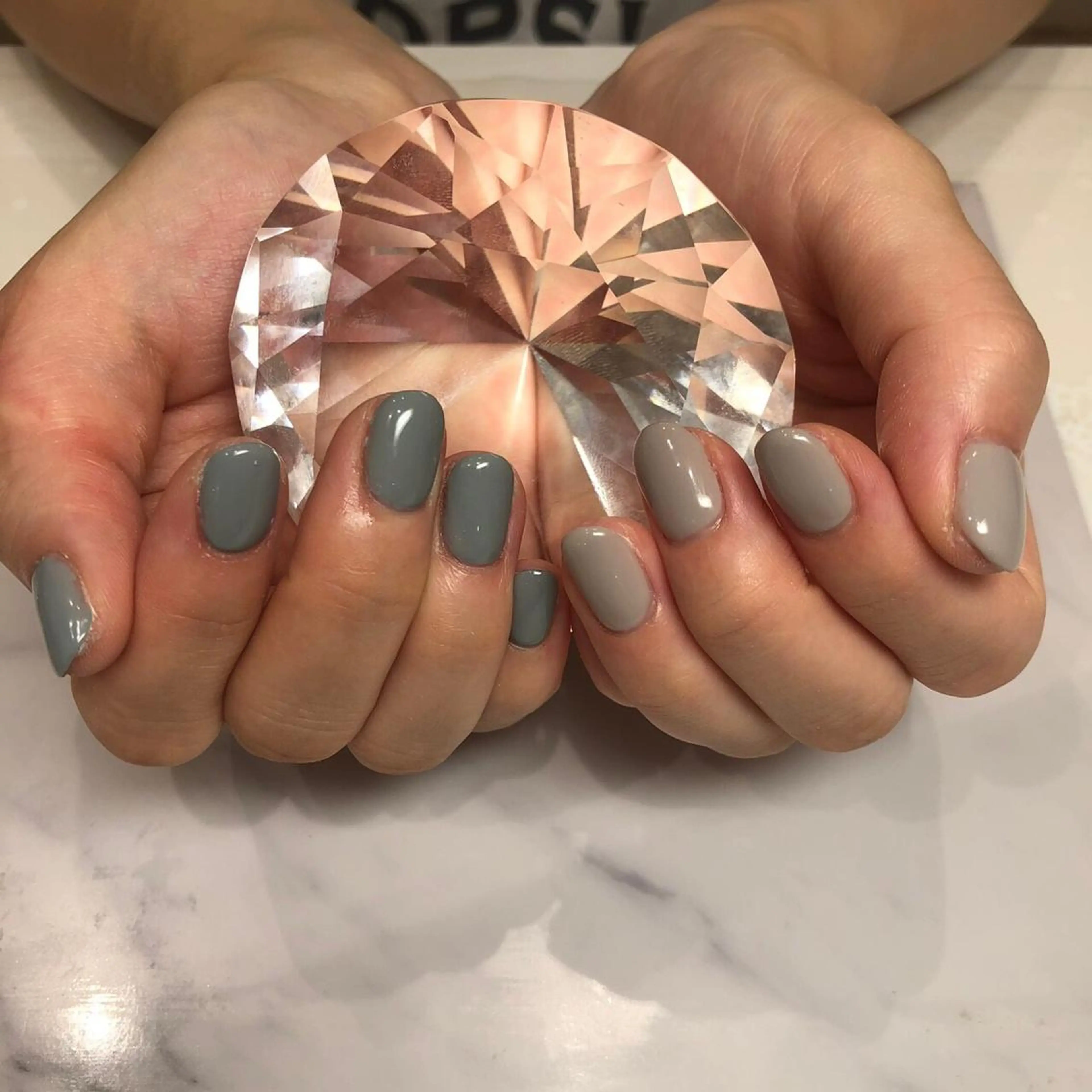 ネイル マツエク・マツパ 指名支持率NO.1 スタイリストのヘアスタイル