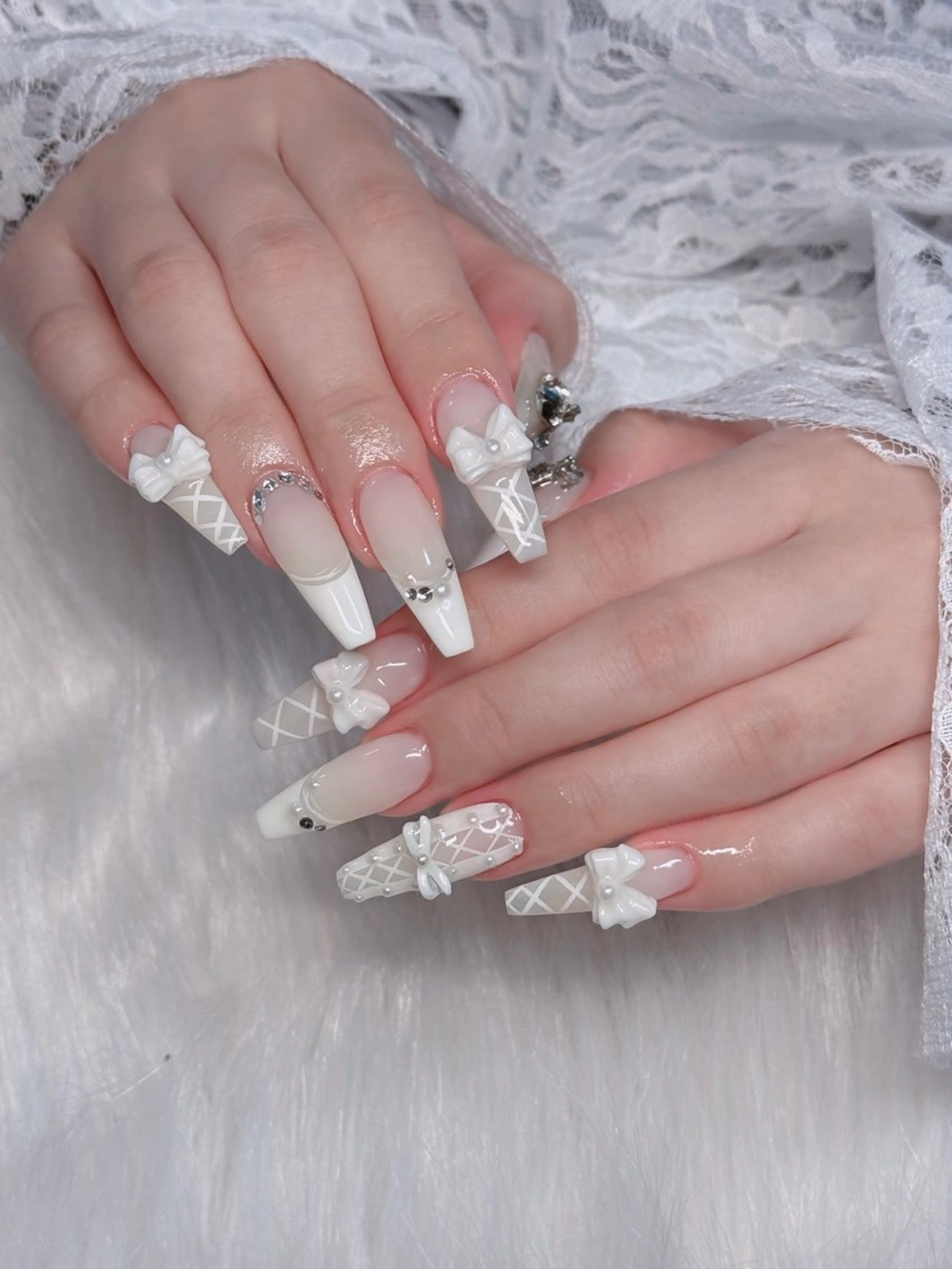 ネイル フレンチネイル ジェルネイル ハロウィン キラキラネイル 韓国ネイル ハンドネイル H.baby Nail Salonのネイルデザイン