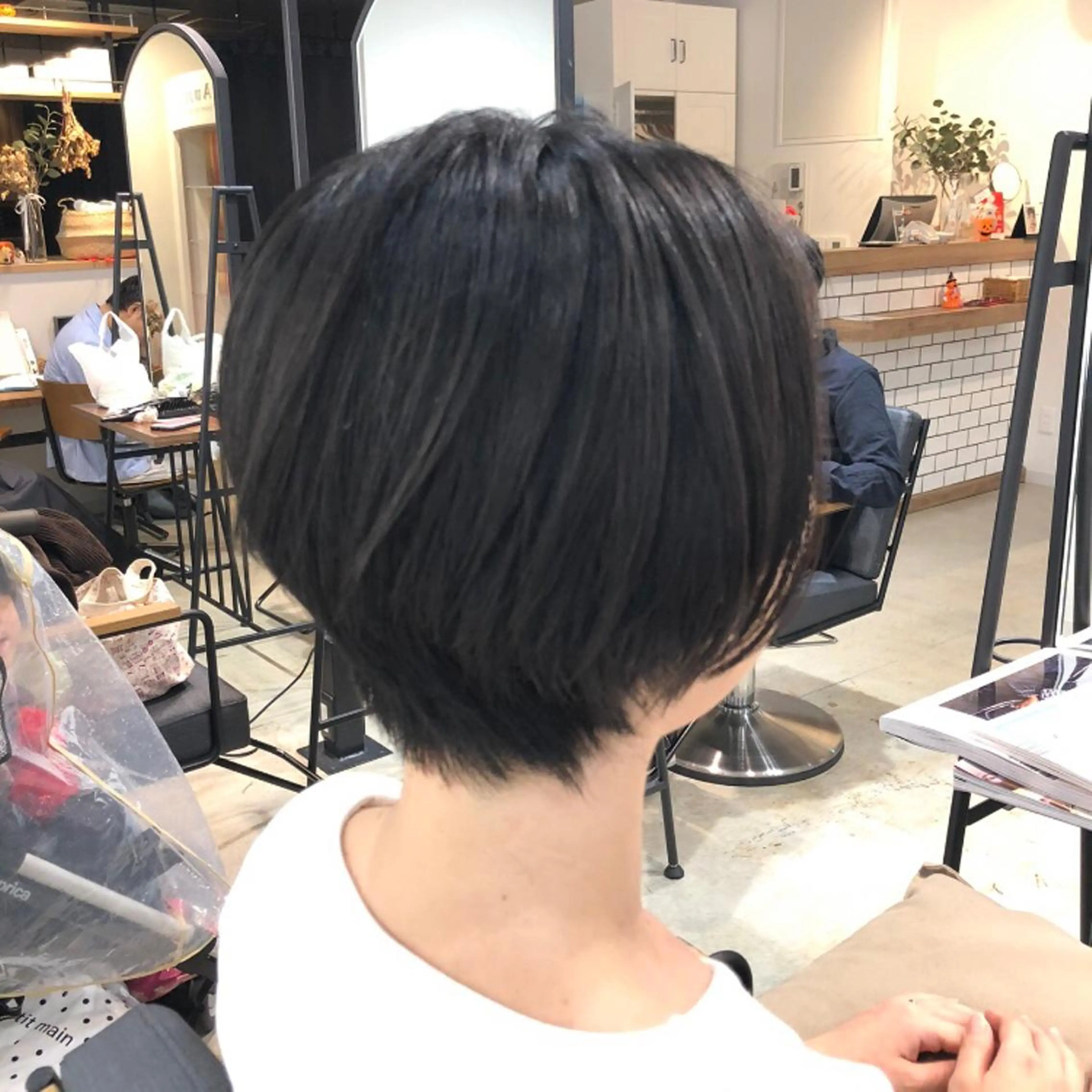 ショート 🟢ウルフ／スパイラ ルパーマ／大西🟢のヘアスタイル