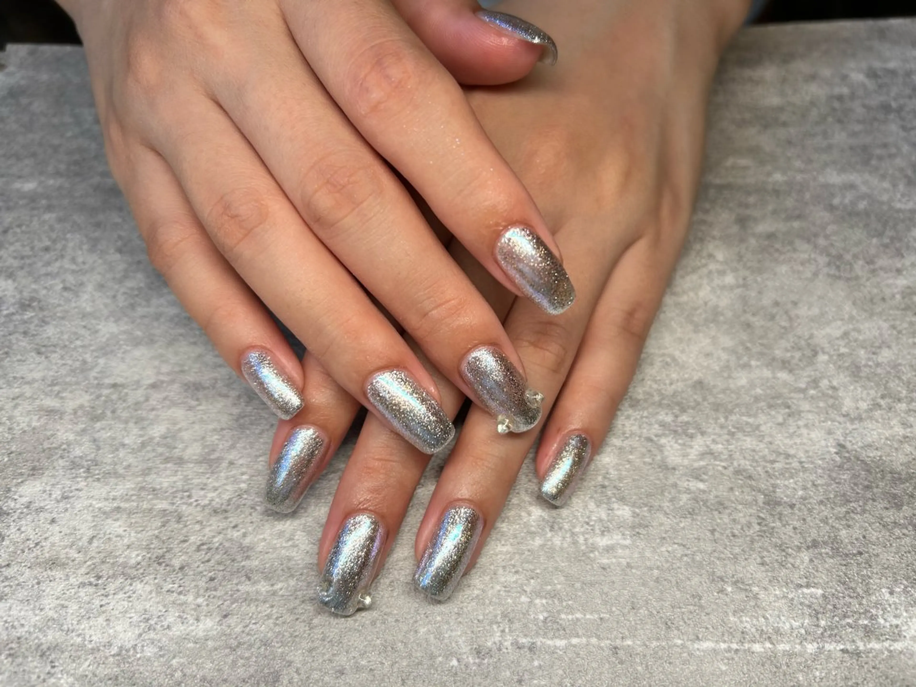 ネイル オーロラネイル シンプルネイル Lisa’s Salonのネイルデザイン