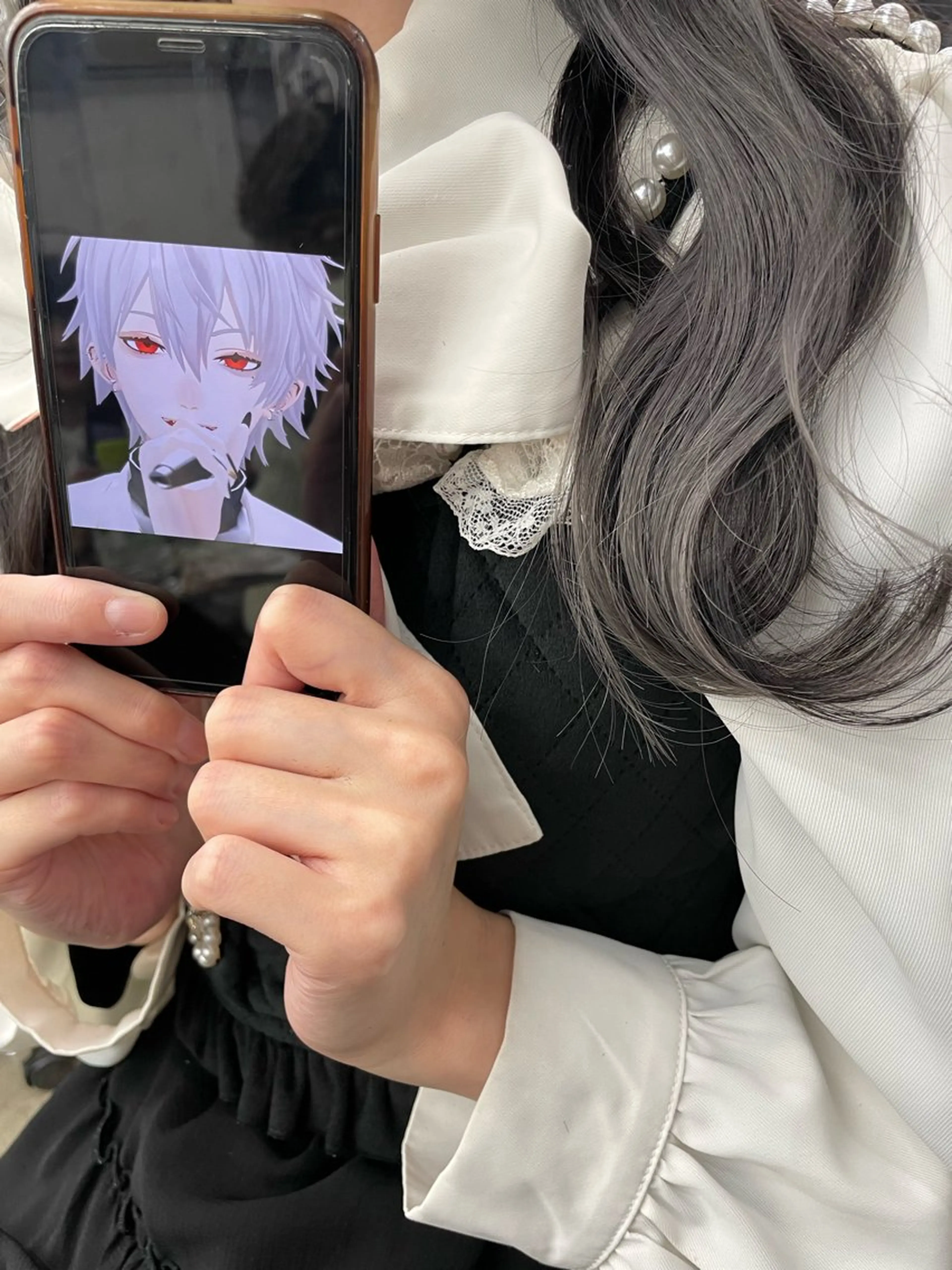 ミディアム カラー インナーカラー シルバー ヘアカラー インナーカラー/推し ウルフ/アニメカラーのヘアスタイル