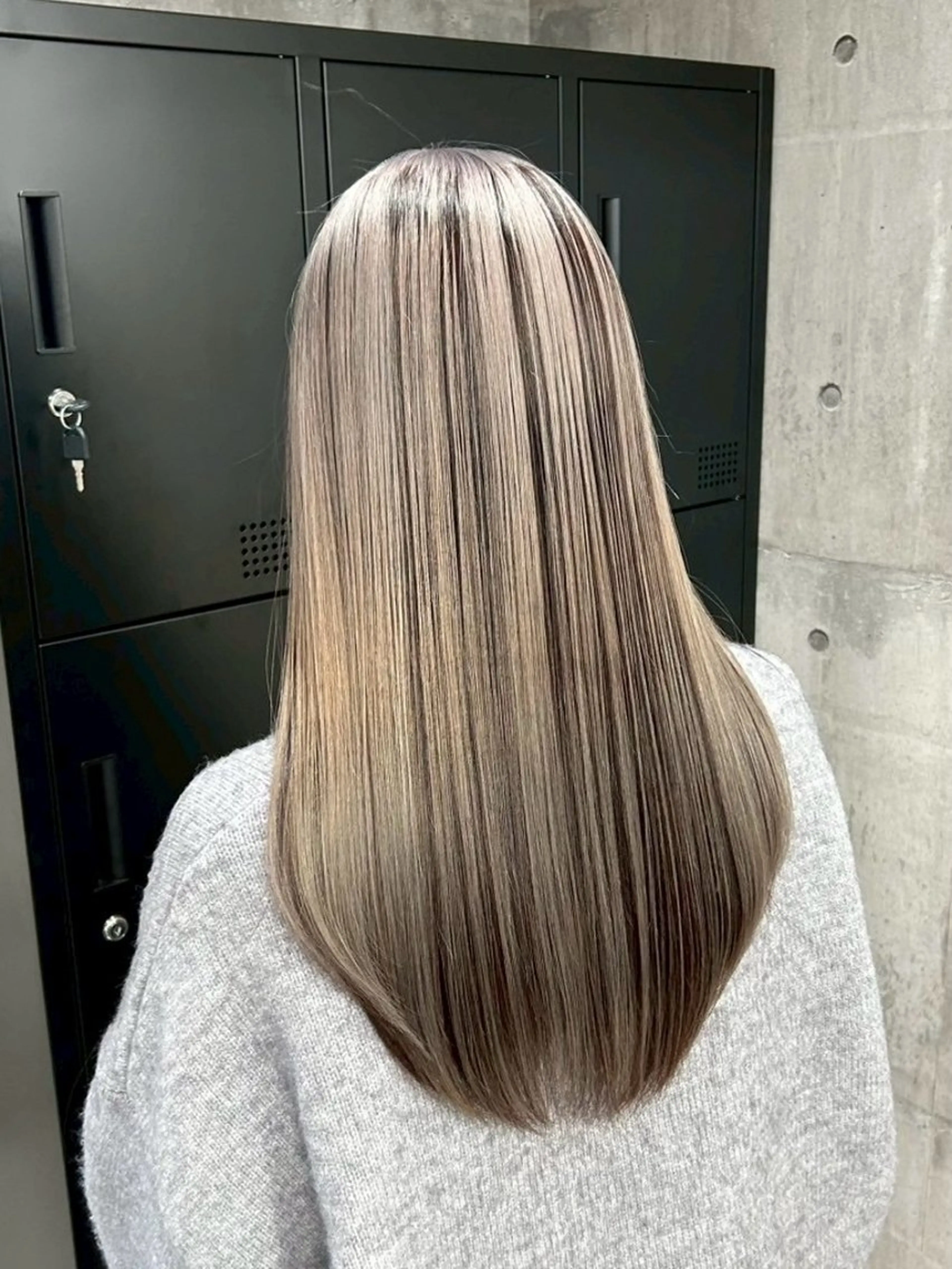 セミロング カラー パーマ ヘアアレンジ メンズ キッズ ヘアカラー トリートメント レイヤー×ハイトーン / mihana🪐のヘアスタイル