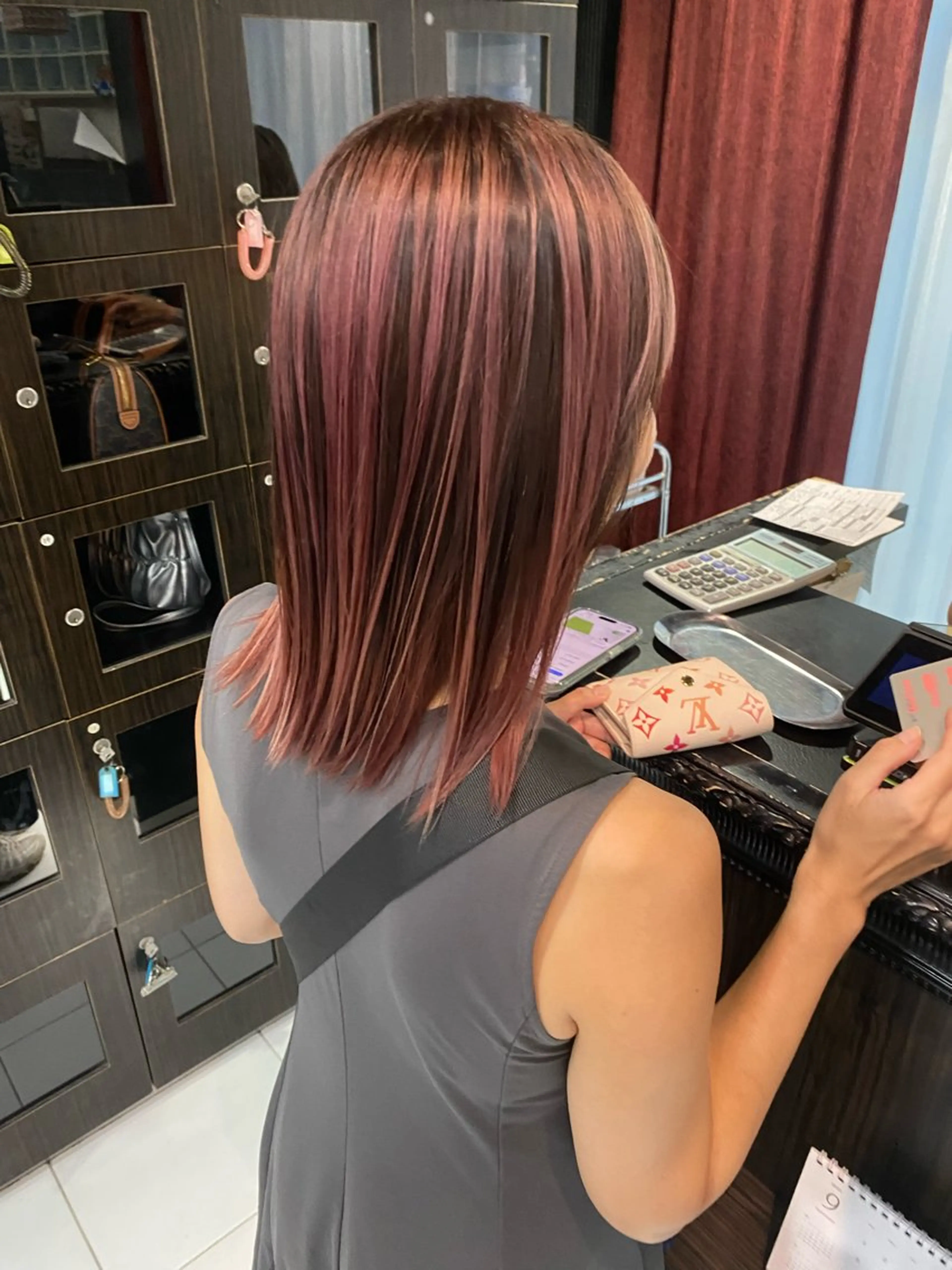 ミディアム カラー バレイヤージュ ピンクカラー レイヤーカット ヘアカラー トリートメント ホワイト/店長/カラ ー講師/錦糸町/岩崎のヘアスタイル