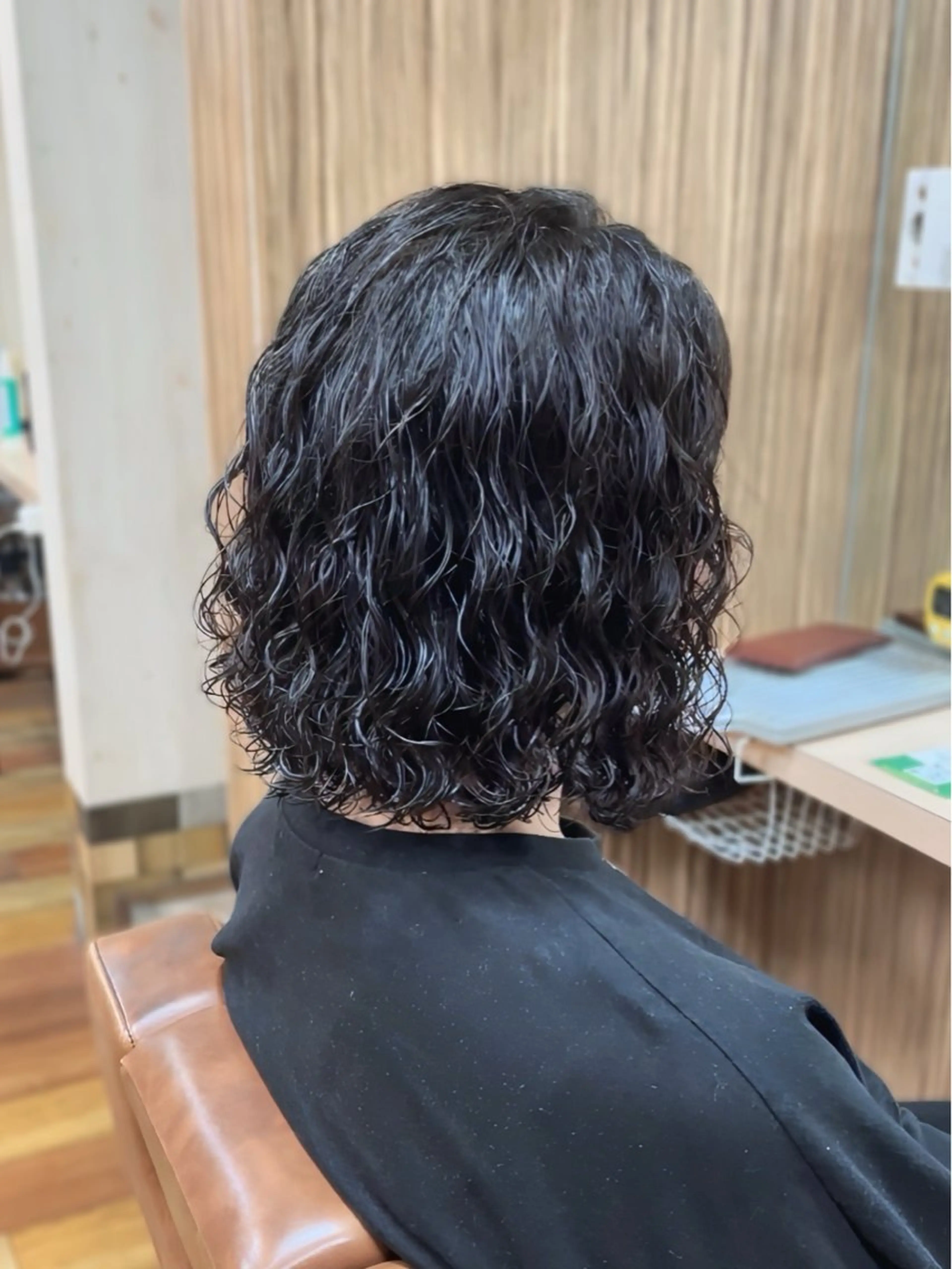 ショート パーマ ボブ ショートヘア スパイラルパーマ メンズ曲がる 縮毛矯正/駅徒歩4分のヘアスタイル