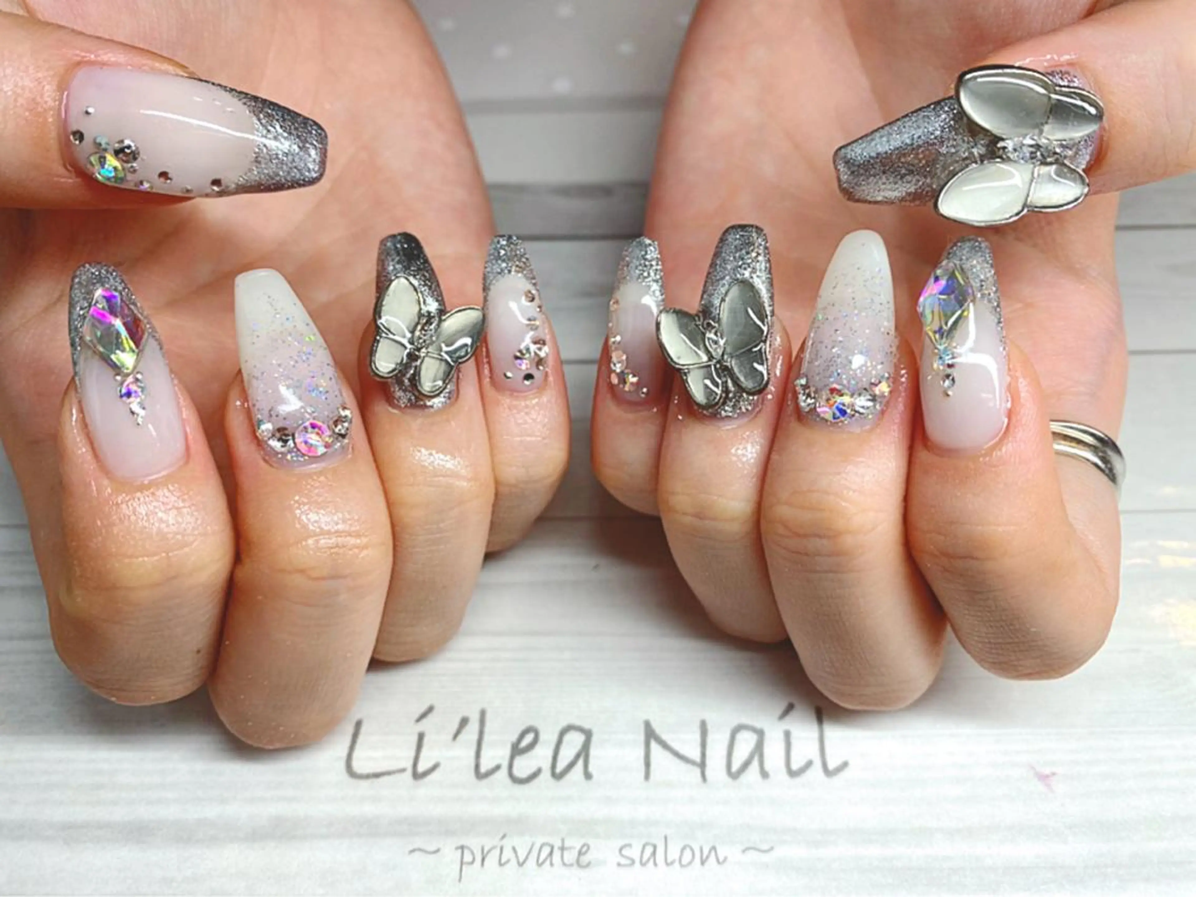 ネイル 持ち込み Li'leaNail AINAのネイルデザイン