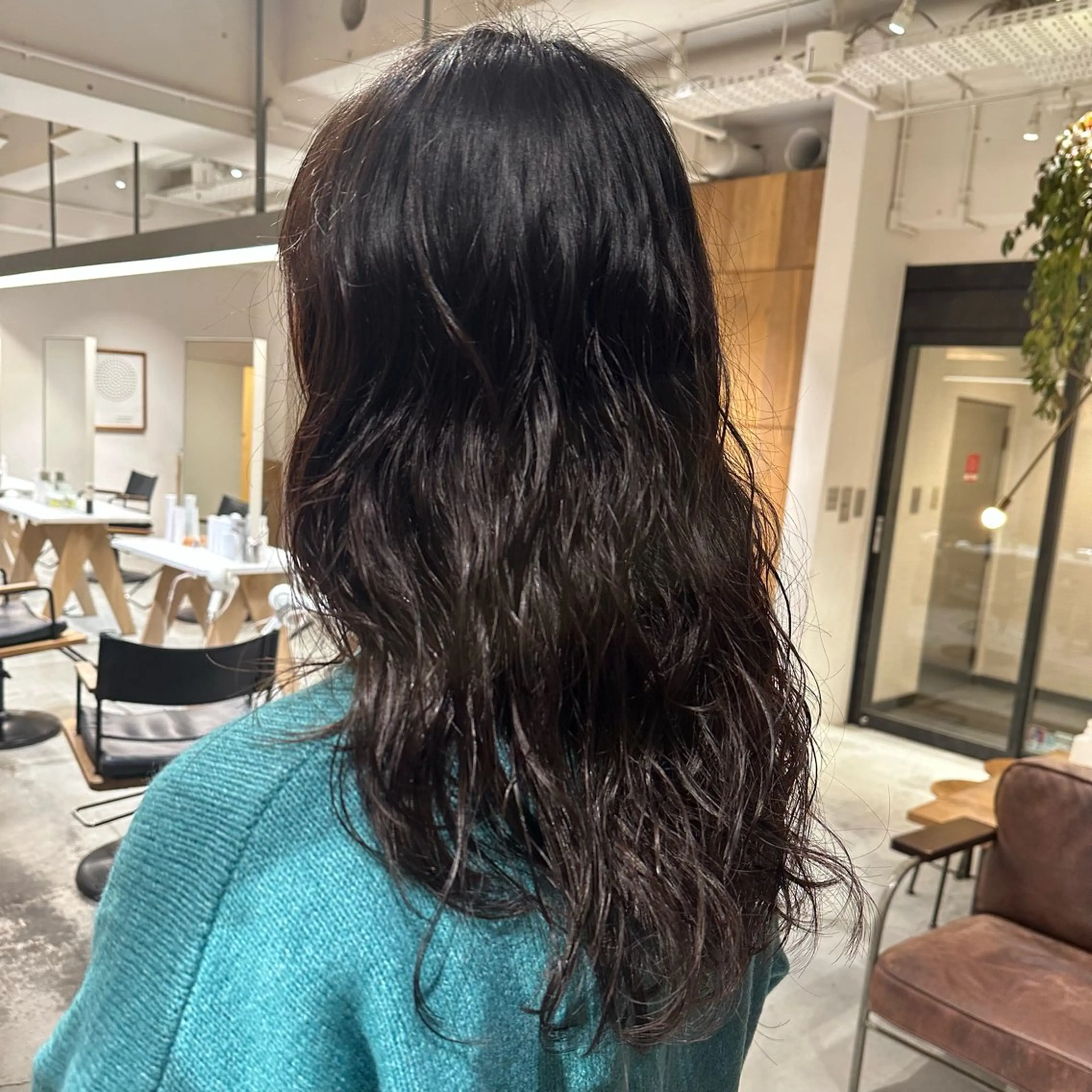 ロング パーマ お団子ヘア ロング 優依 / Room烏丸のヘアスタイル