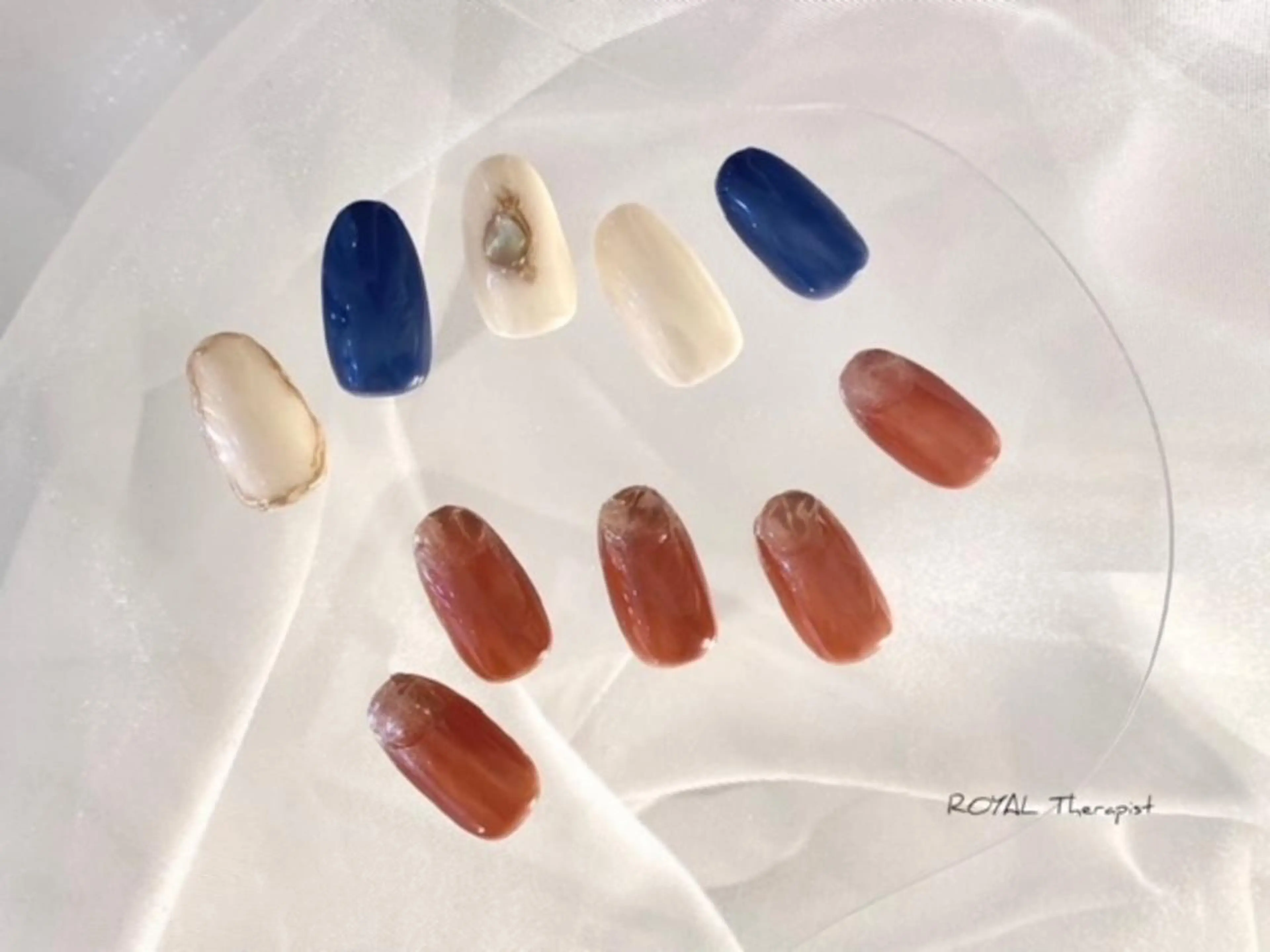 ネイル 【尾下】 ロイヤル•セラピストのネイルデザイン