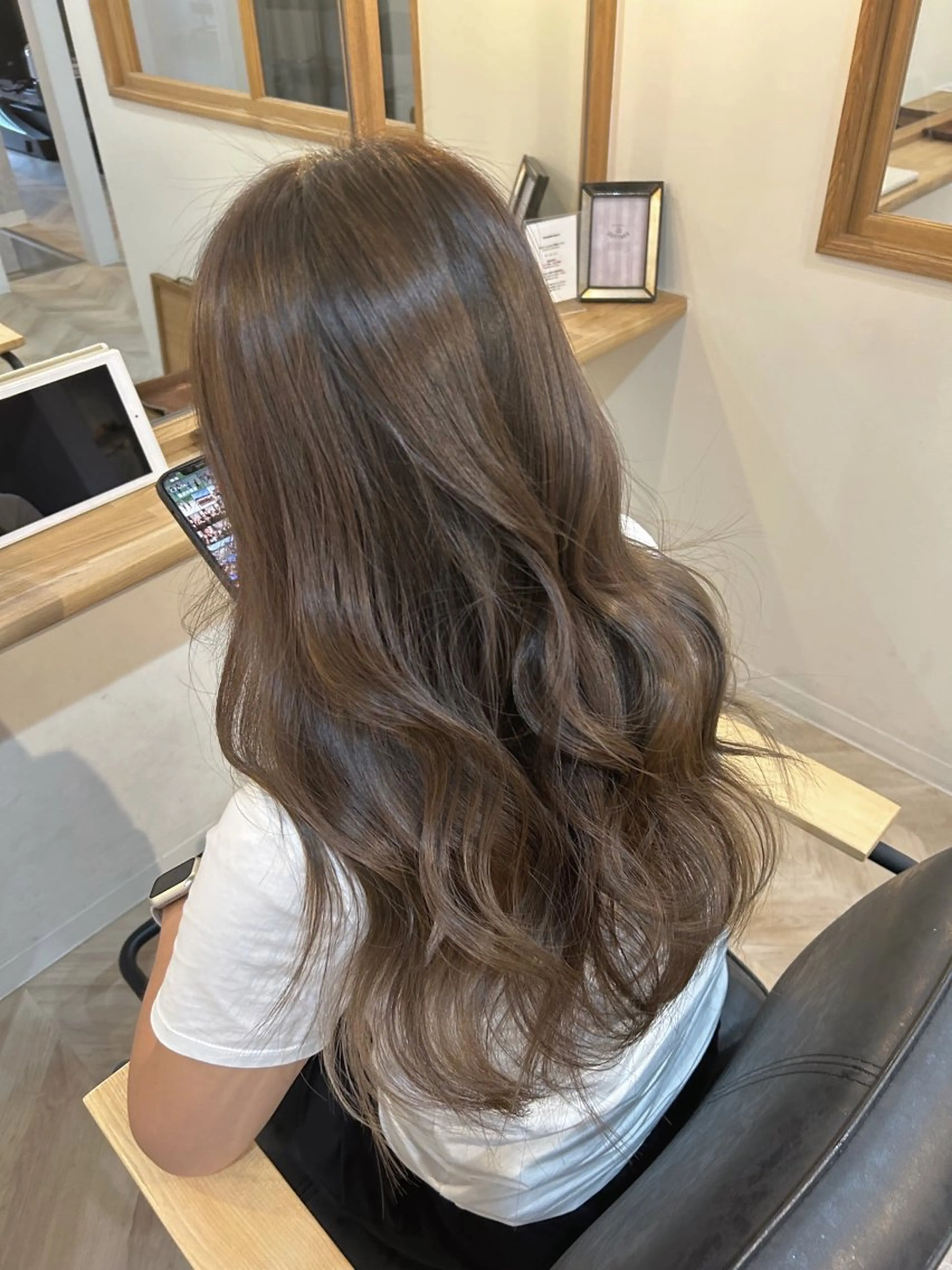 ロング PACE所属・ayumi ／透明感カラーのヘアスタイル